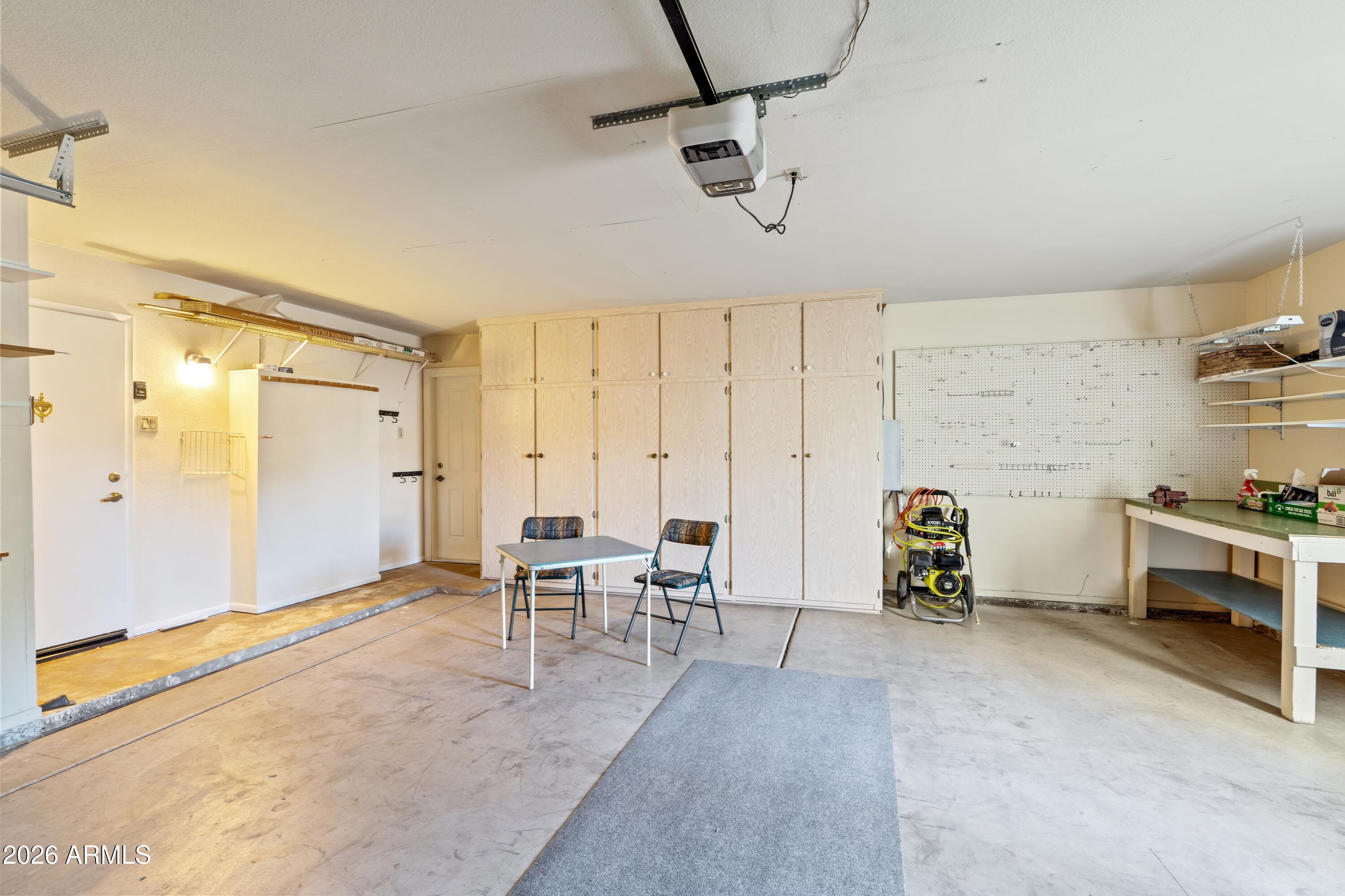 10077 E CALLE DE CIELO Circle