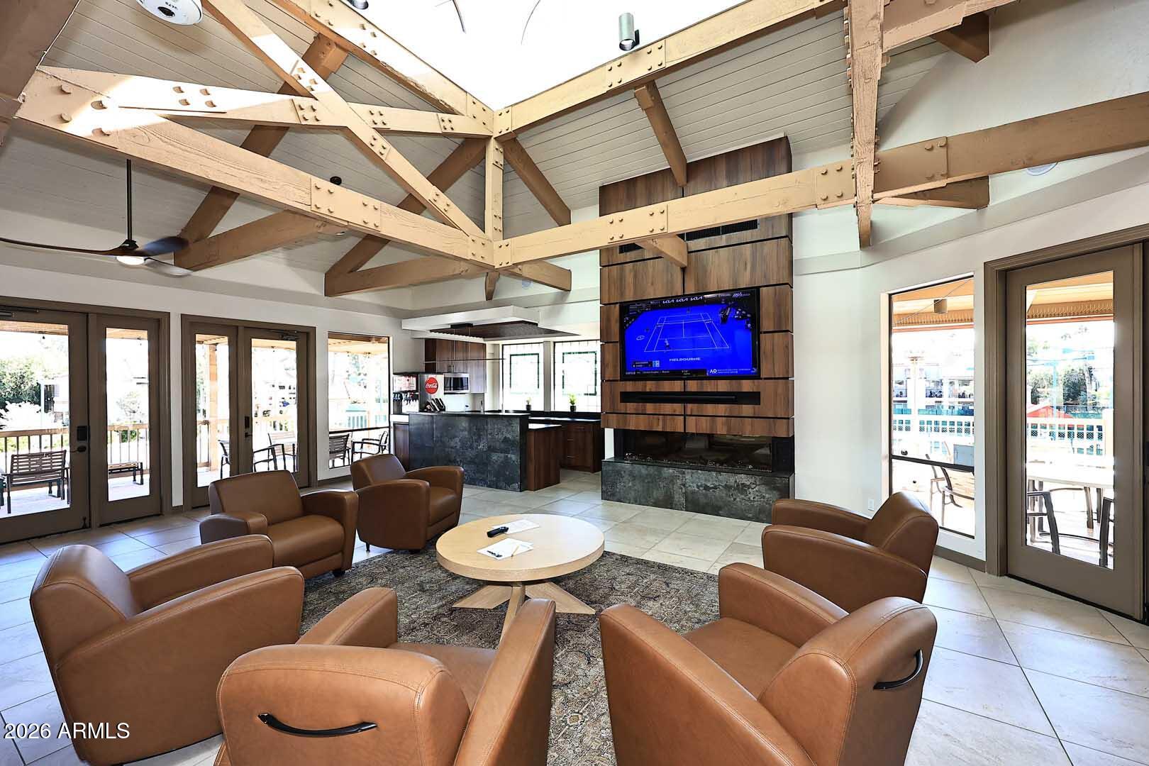 9707 E MOUNTAIN VIEW Road 2469