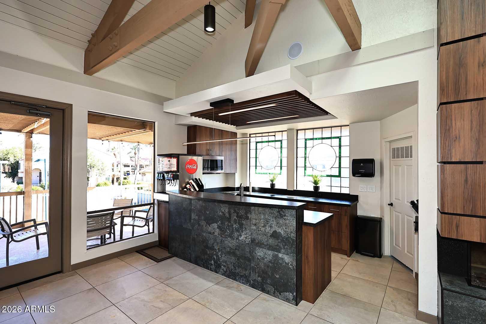 9707 E MOUNTAIN VIEW Road 2469