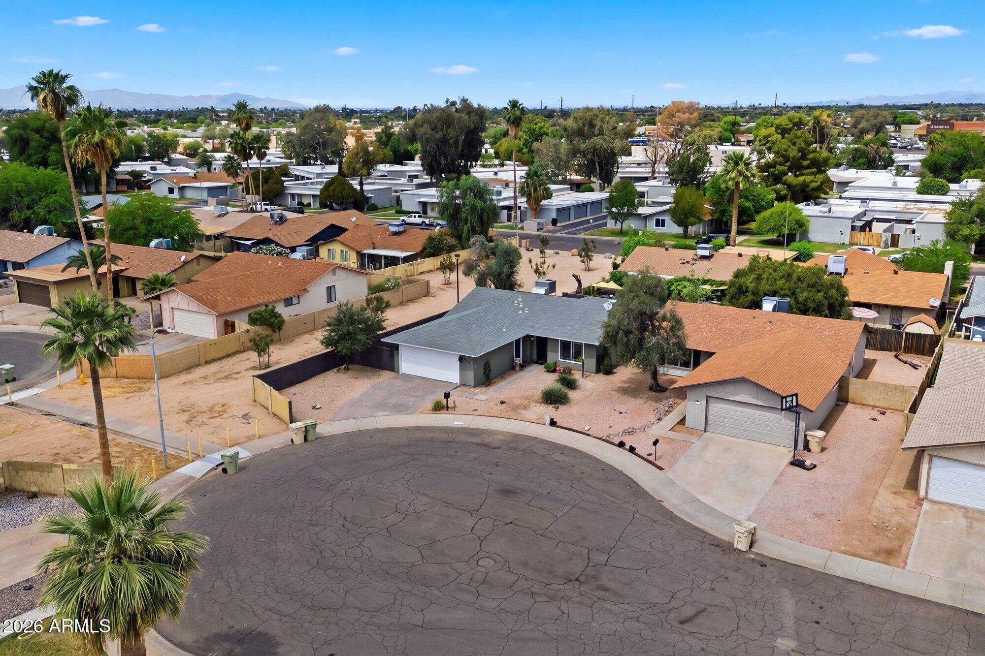 4922 W TOWNLEY Avenue