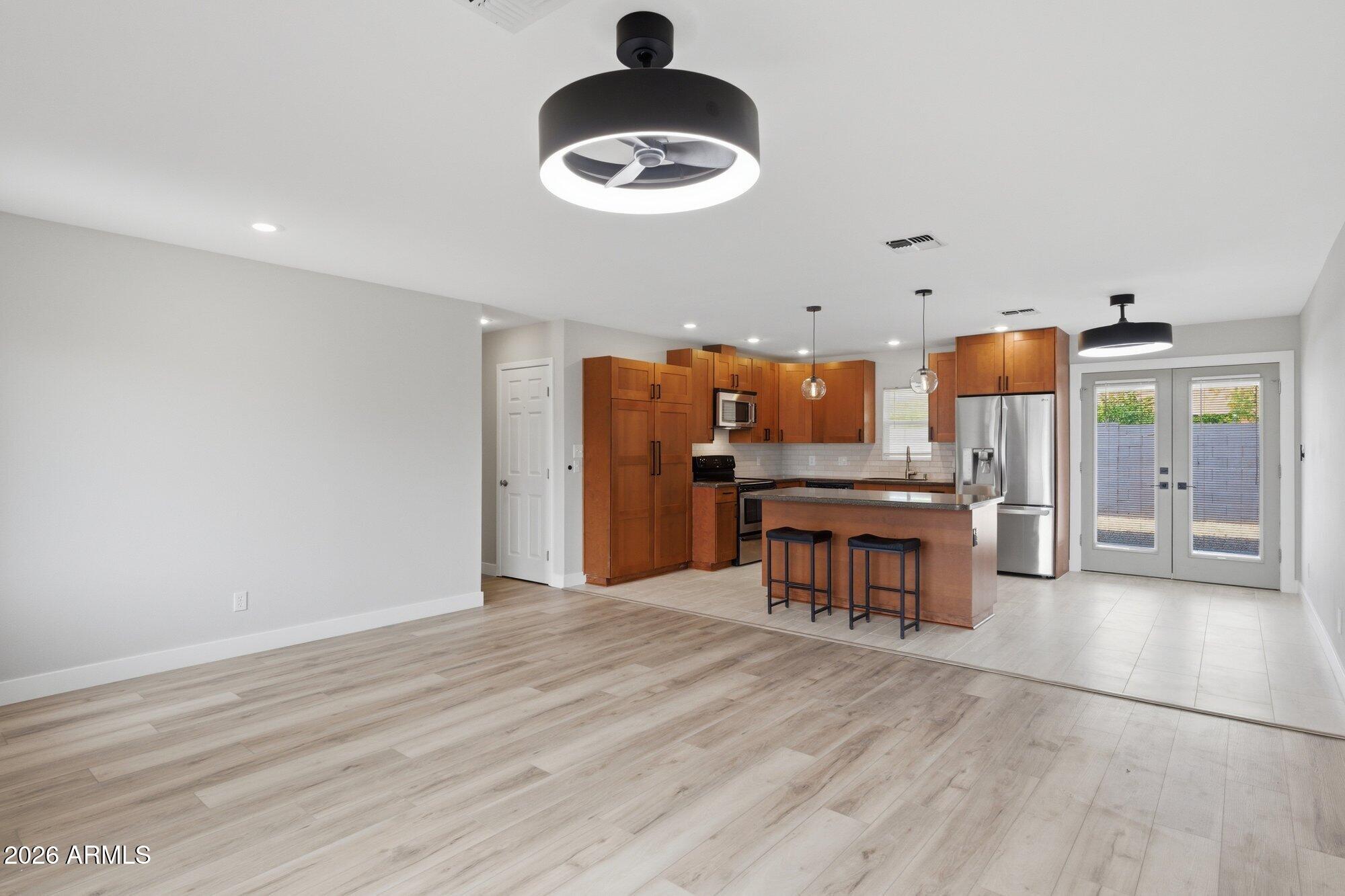 4922 W TOWNLEY Avenue