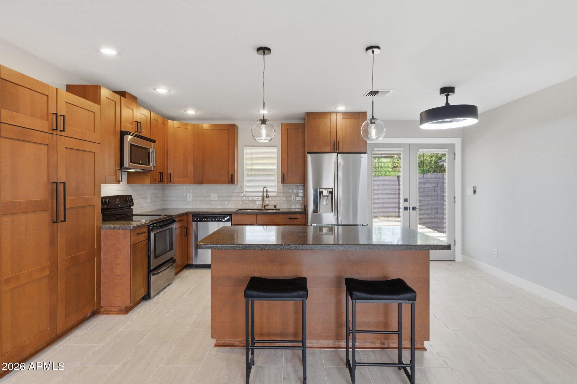 4922 W TOWNLEY Avenue