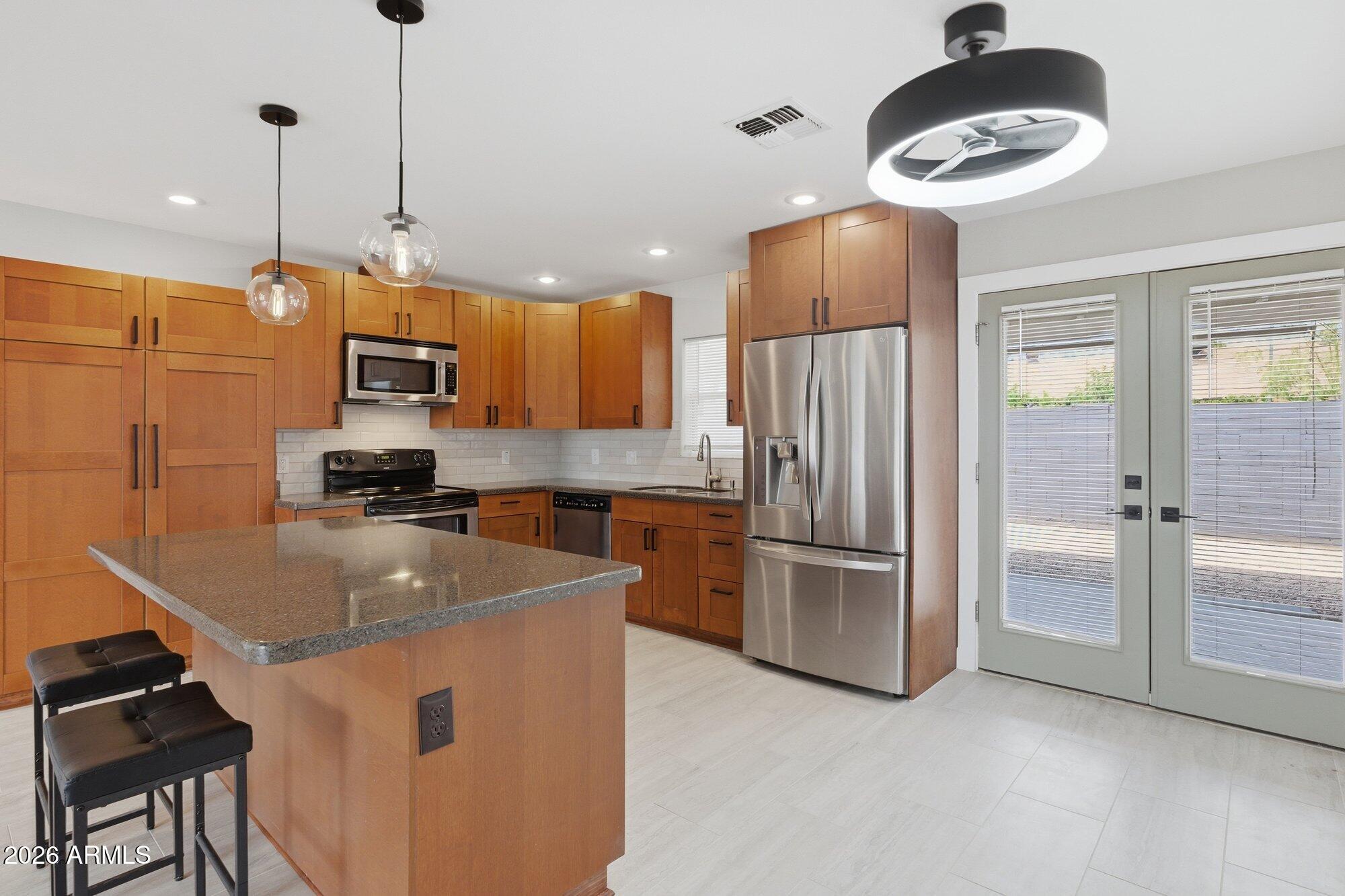 4922 W TOWNLEY Avenue