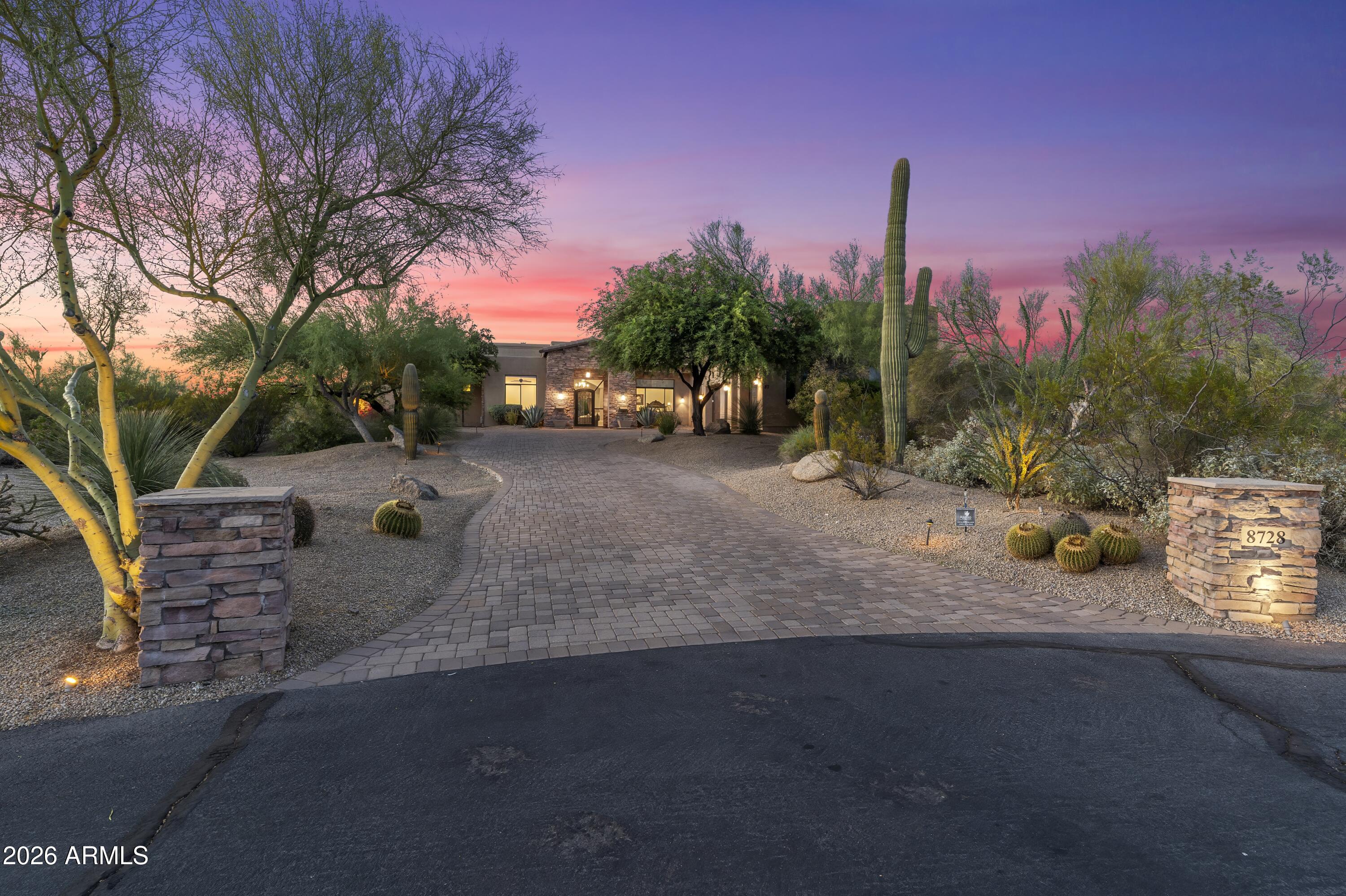 8728 E CAMINO DEL MONTE