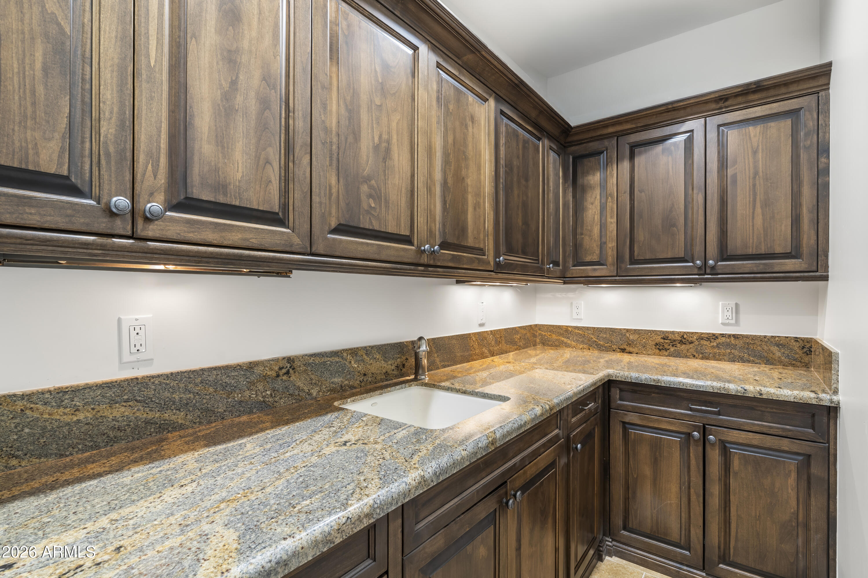 8728 E CAMINO DEL MONTE