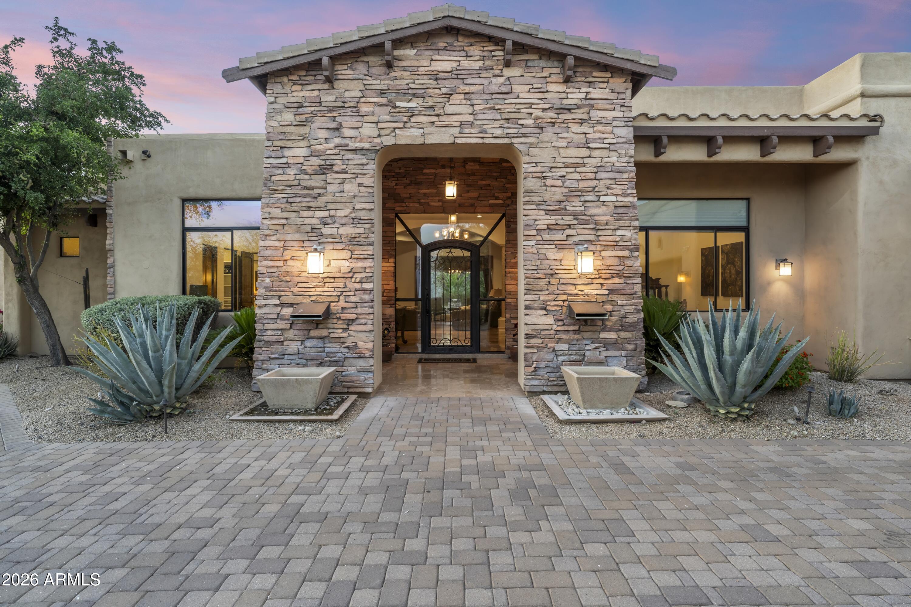 8728 E CAMINO DEL MONTE