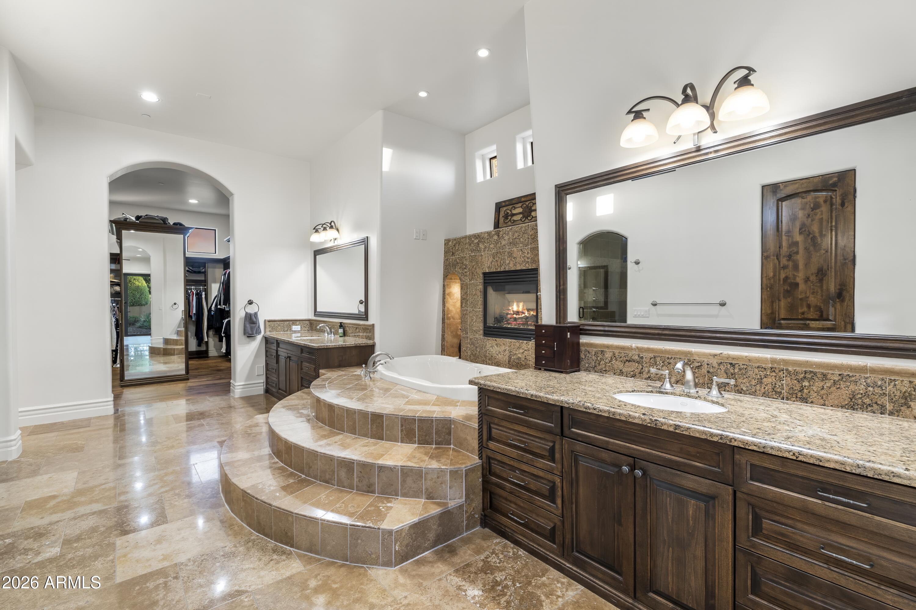 8728 E CAMINO DEL MONTE