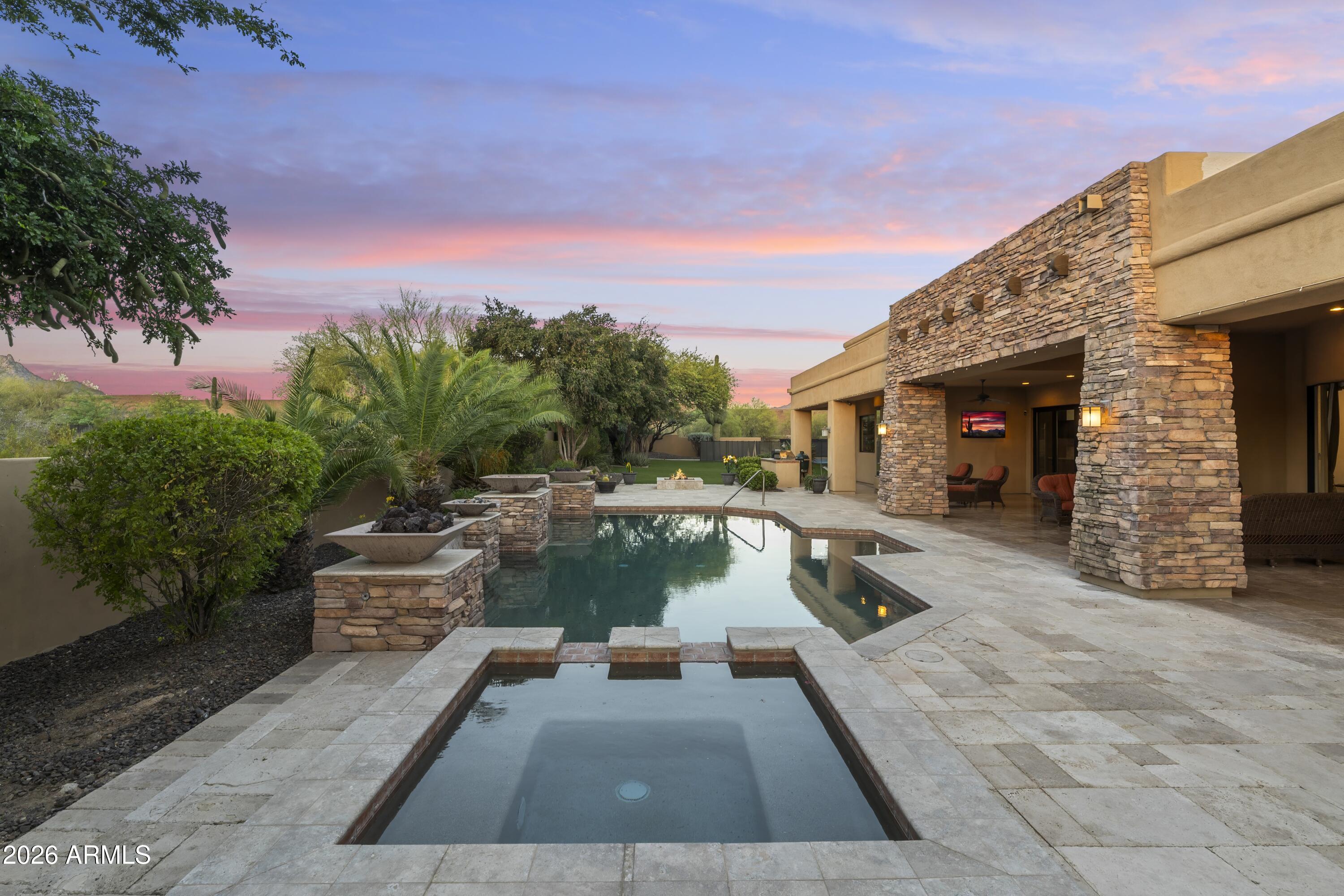 8728 E CAMINO DEL MONTE