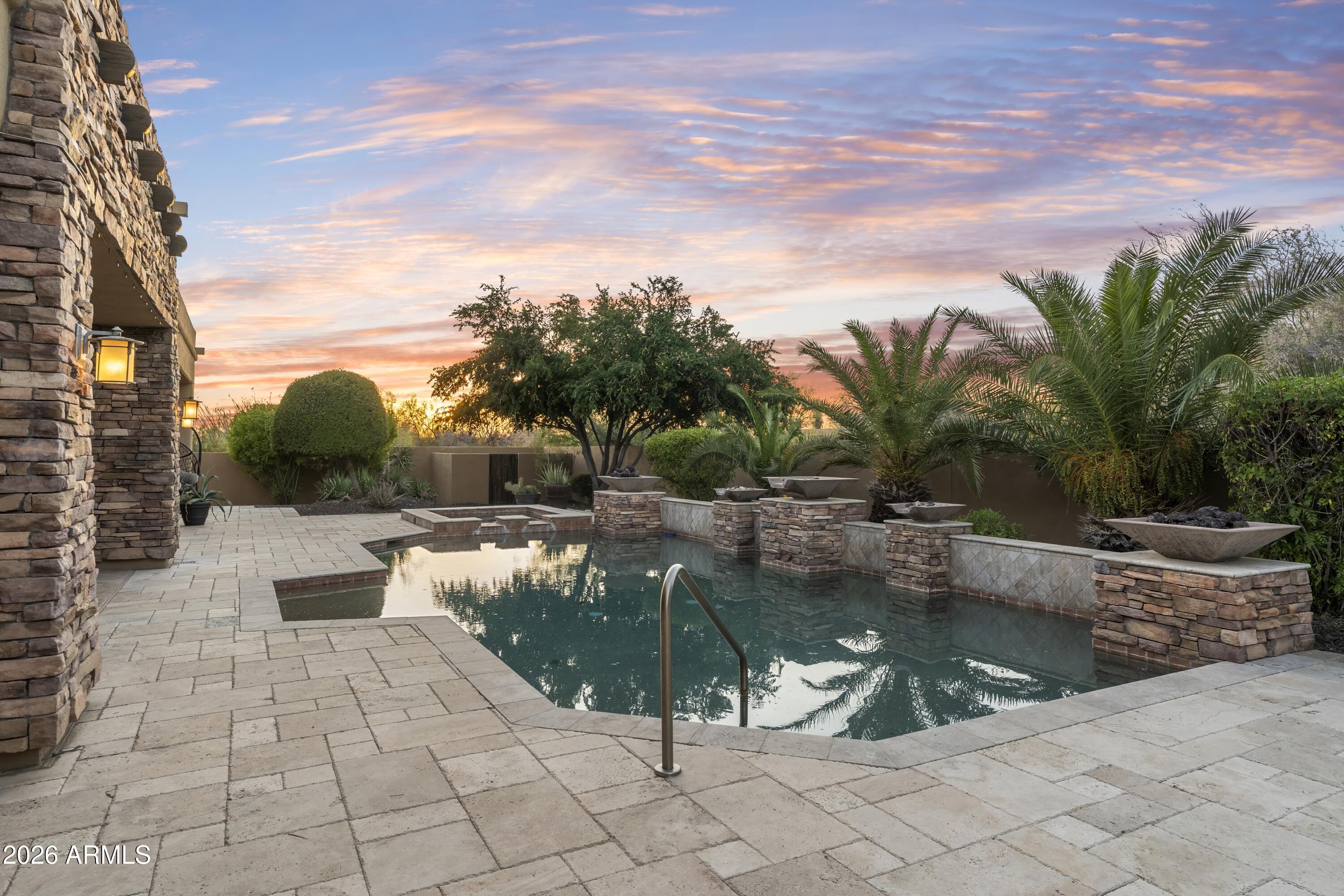 8728 E CAMINO DEL MONTE