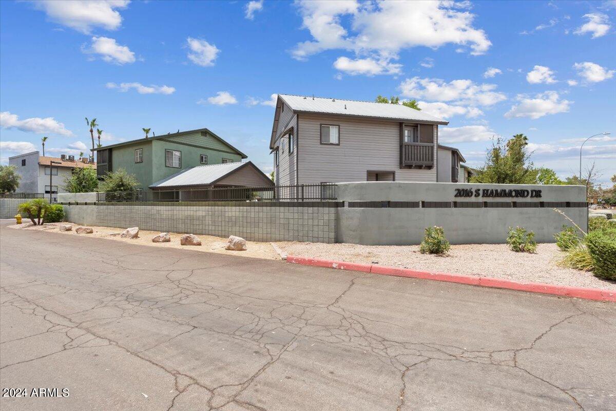 2016 S HAMMOND Drive 101