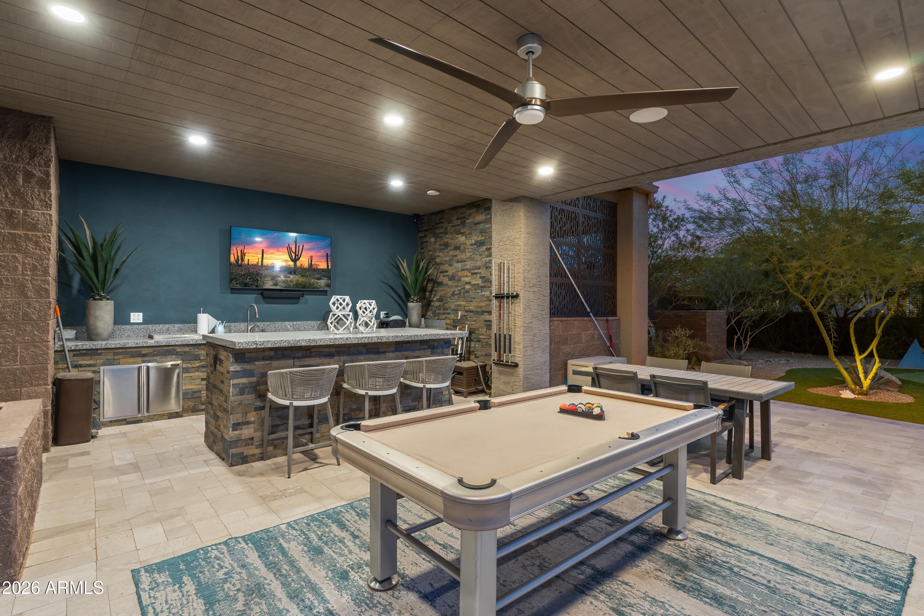 1136 E FOREST HILLS Drive