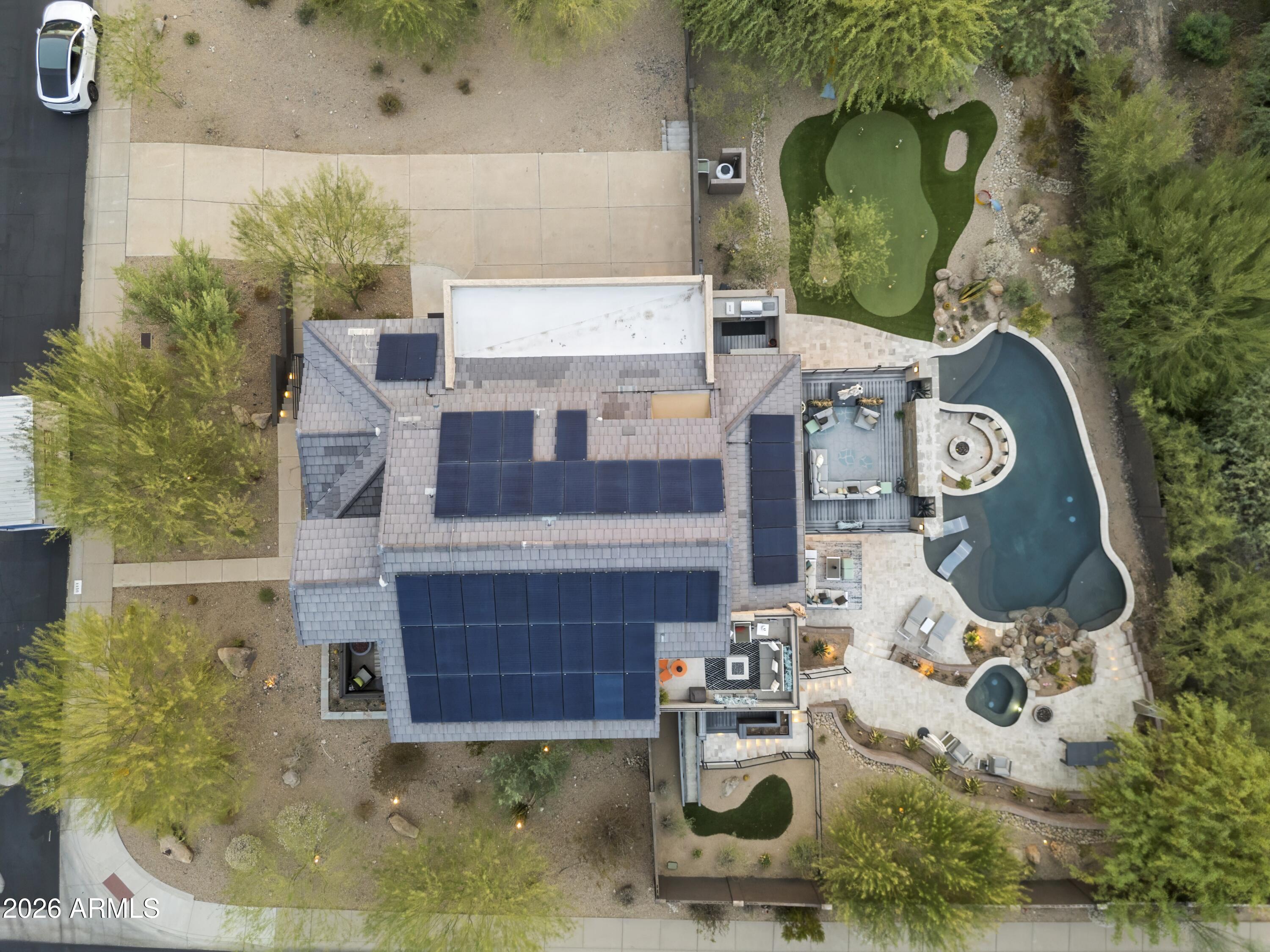 1136 E FOREST HILLS Drive