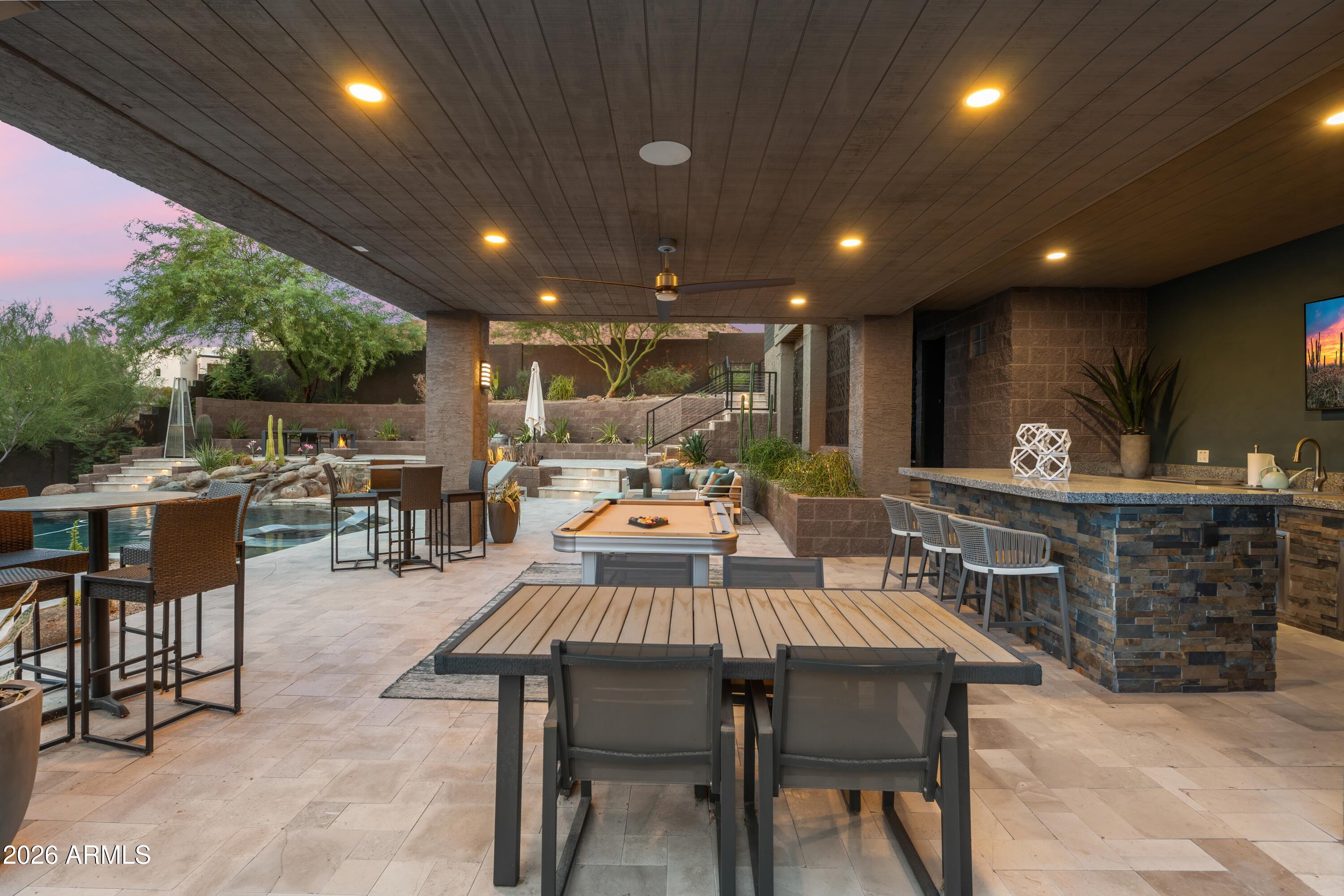 1136 E FOREST HILLS Drive
