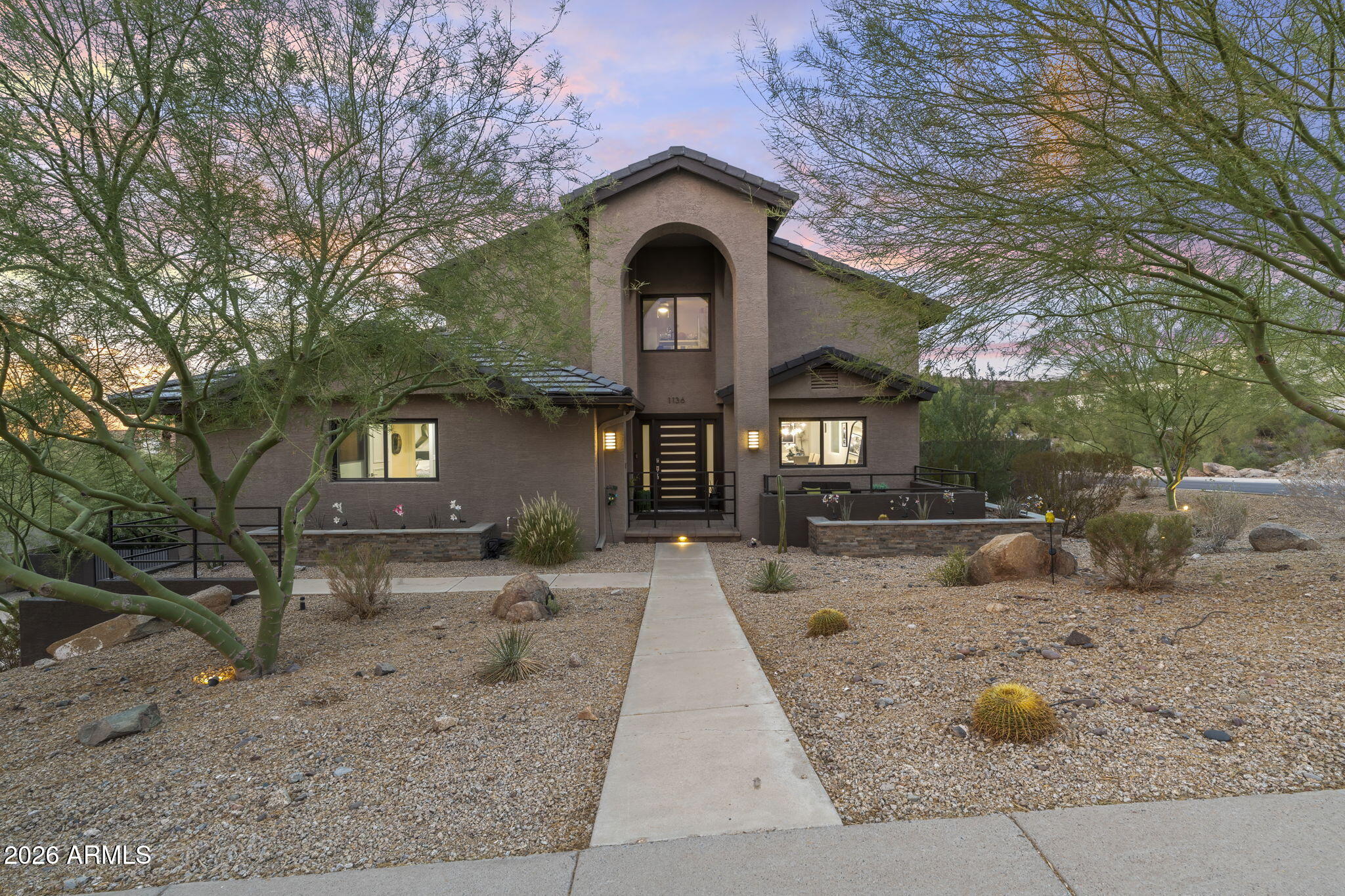 1136 E FOREST HILLS Drive