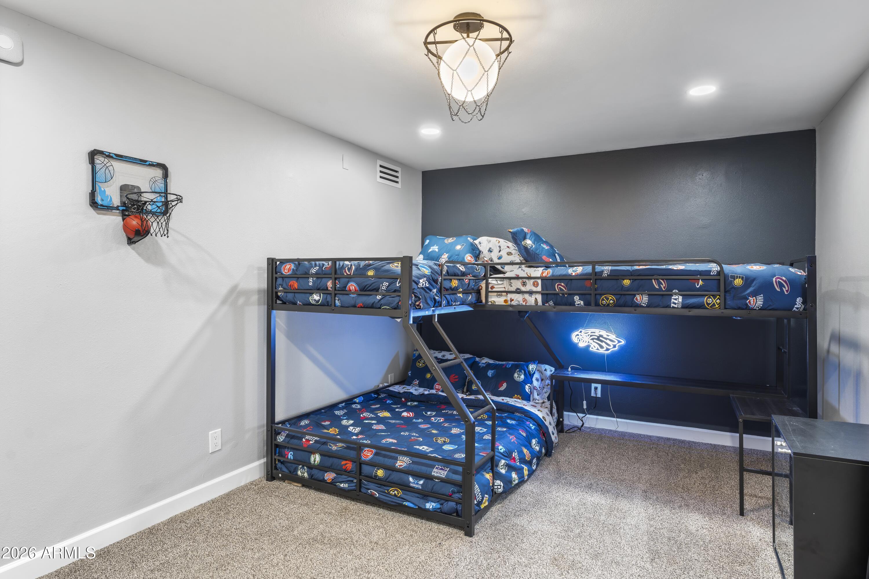 1136 E FOREST HILLS Drive
