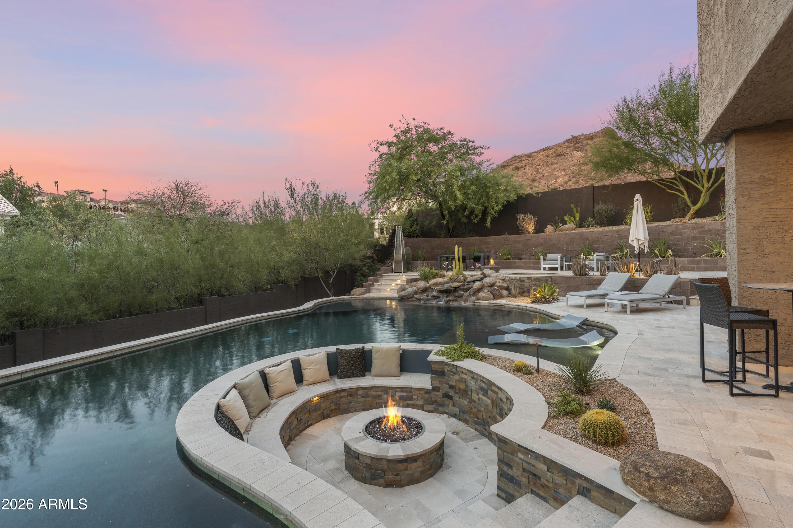 1136 E FOREST HILLS Drive