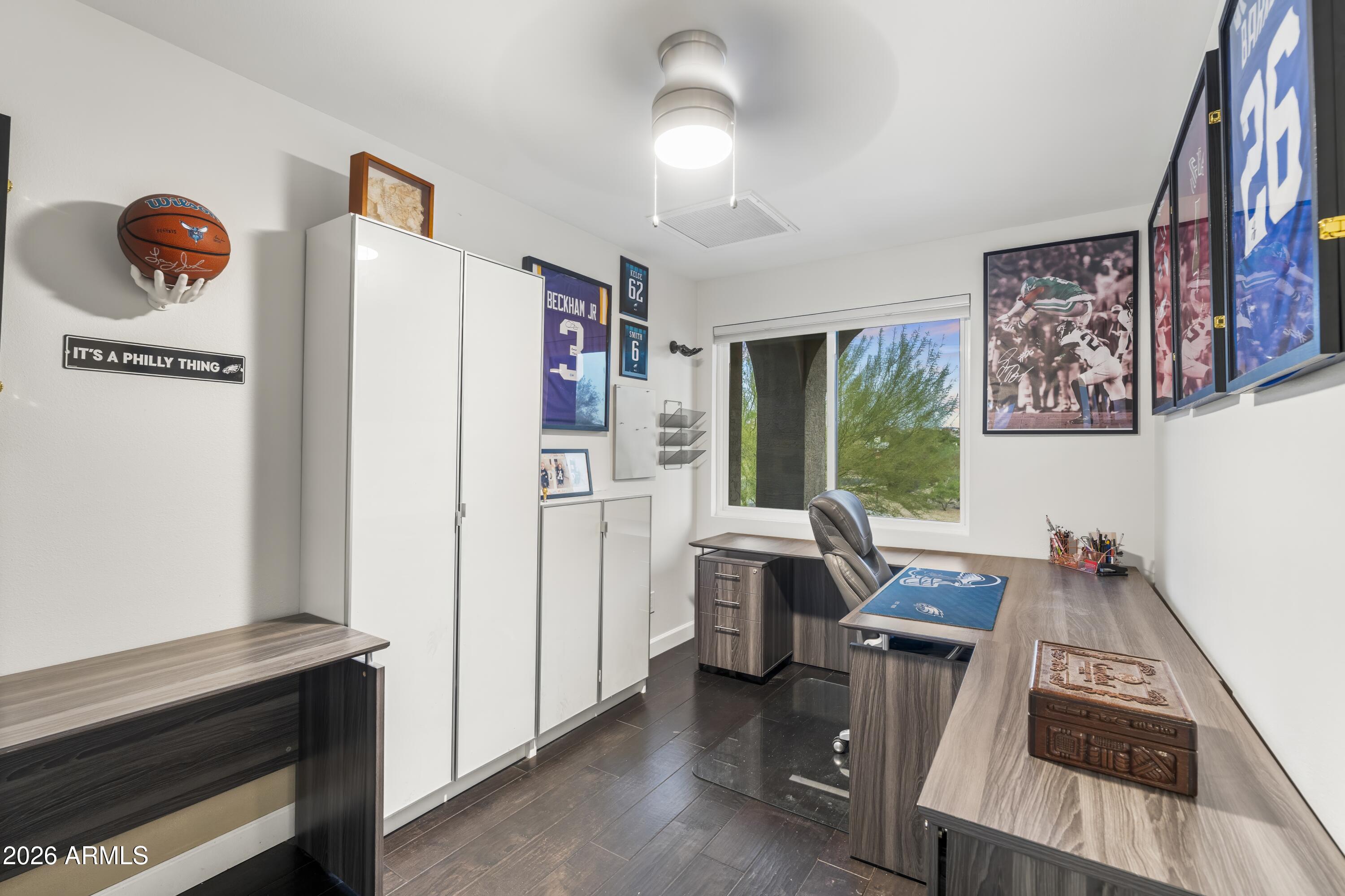 1136 E FOREST HILLS Drive