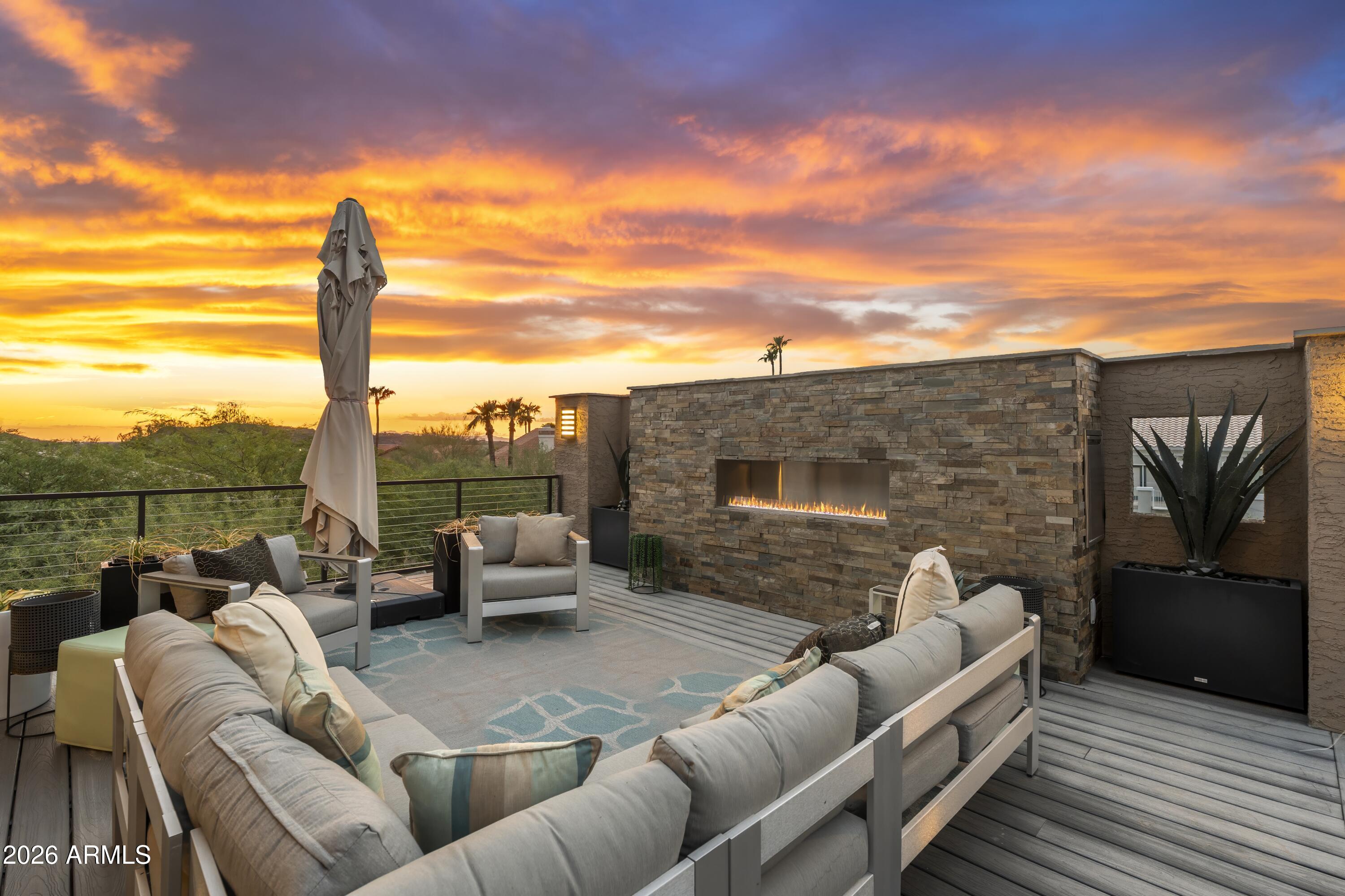 1136 E FOREST HILLS Drive