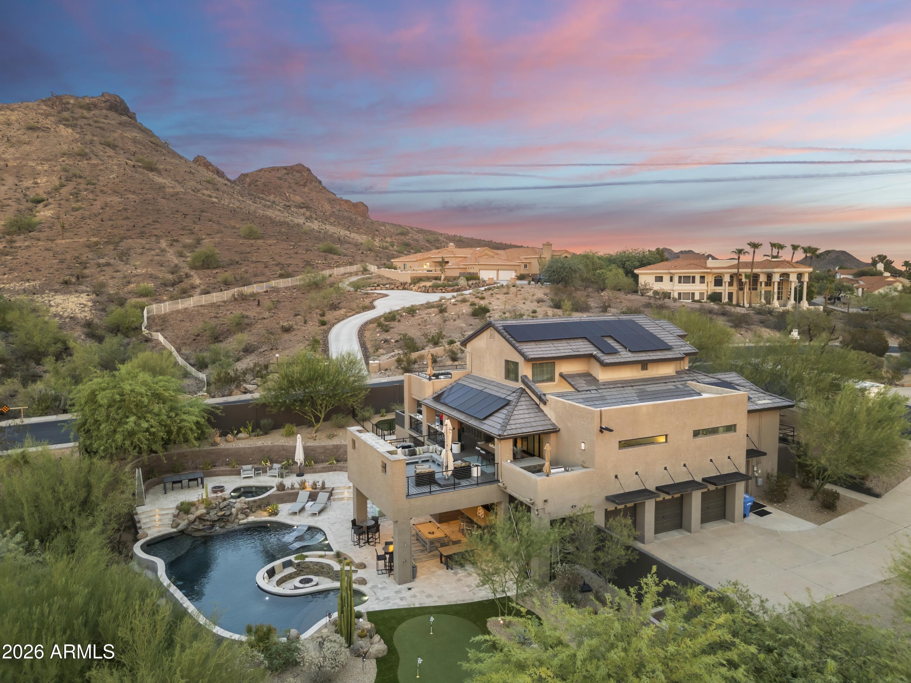 1136 E FOREST HILLS Drive