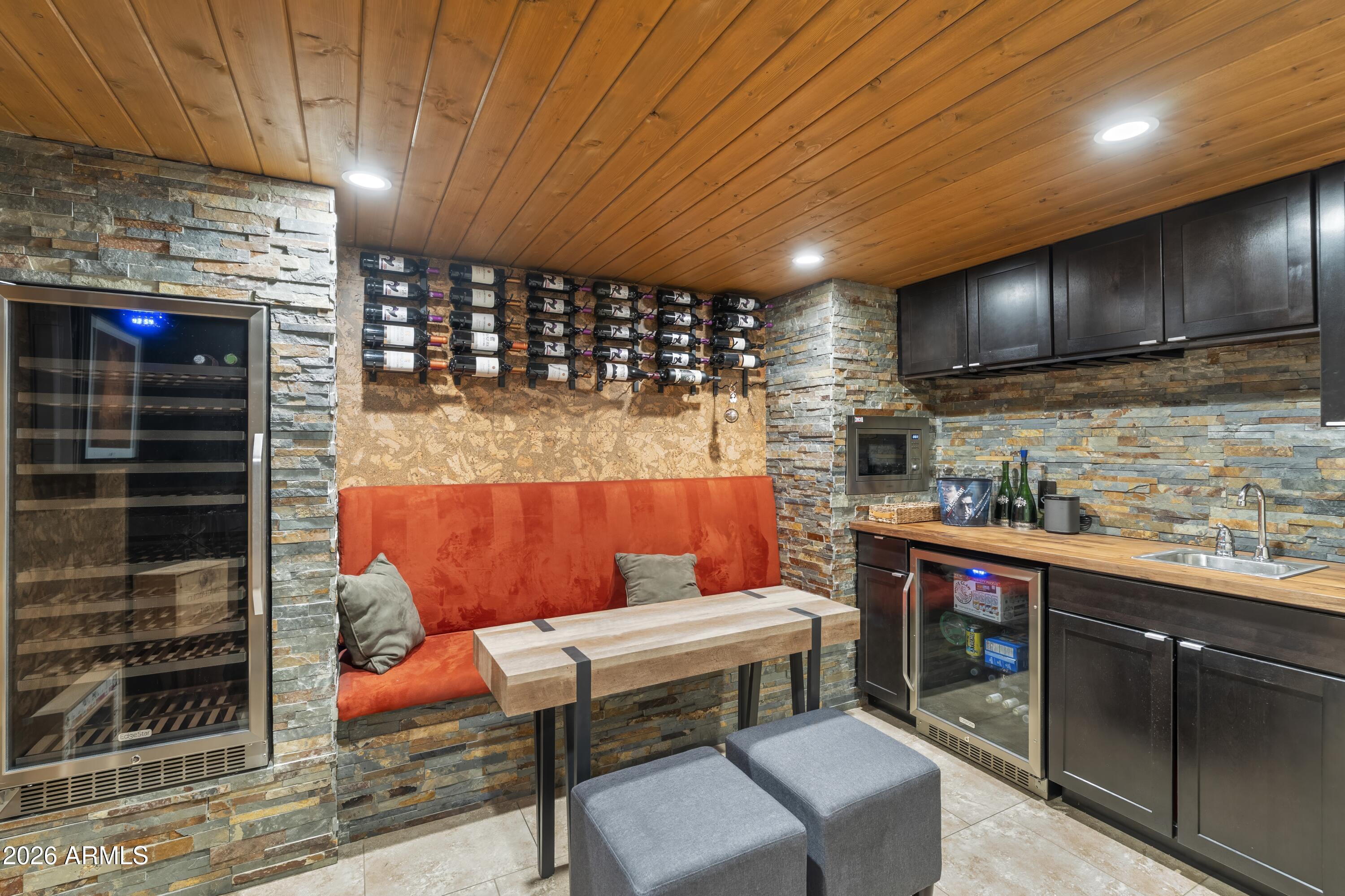 1136 E FOREST HILLS Drive