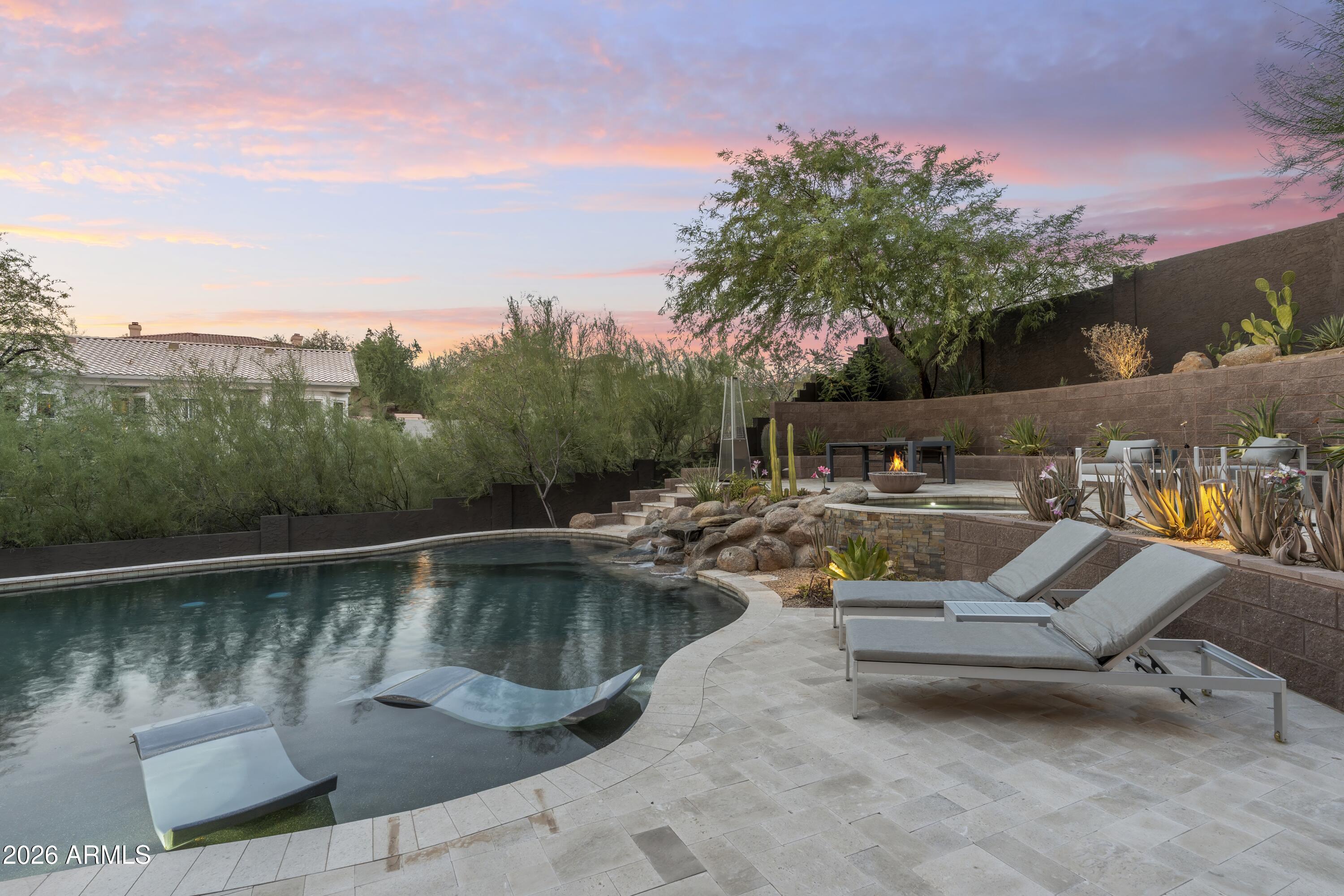 1136 E FOREST HILLS Drive