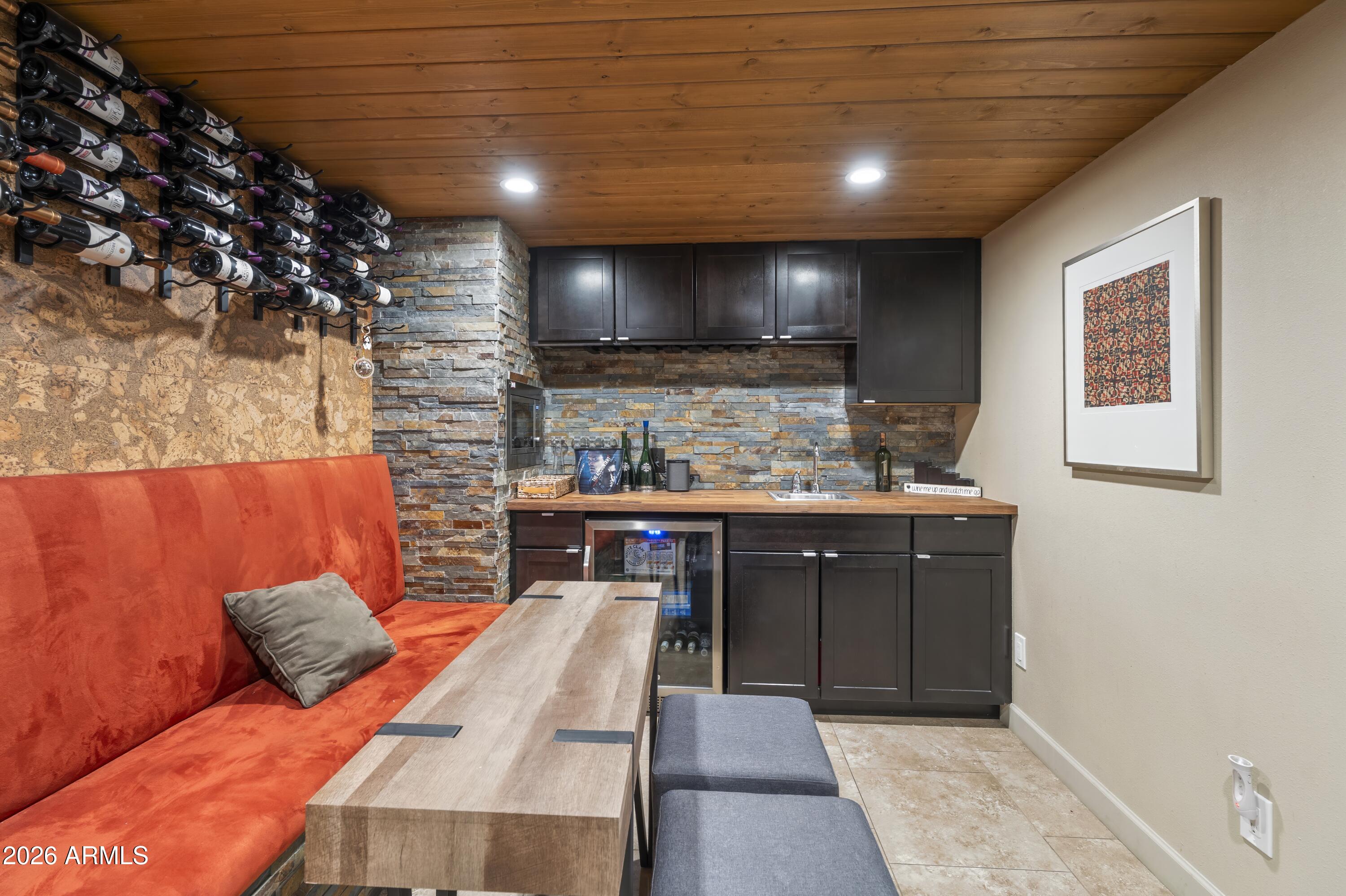 1136 E FOREST HILLS Drive