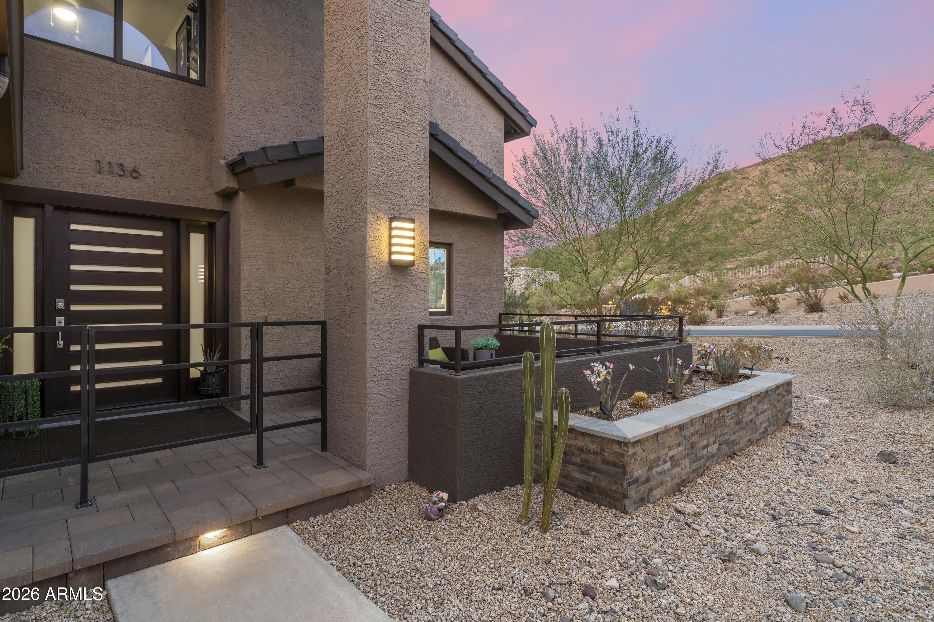 1136 E FOREST HILLS Drive
