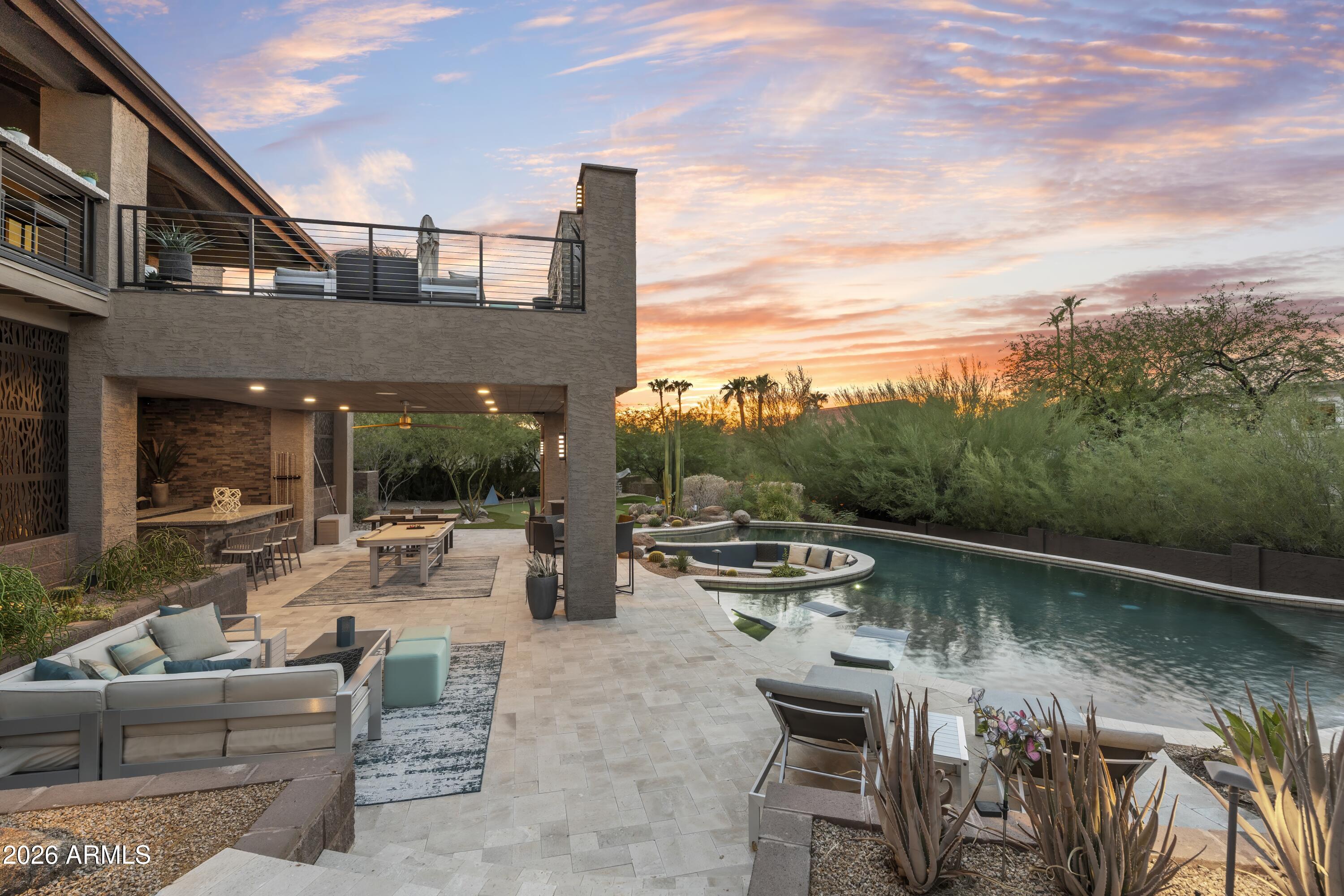 1136 E FOREST HILLS Drive