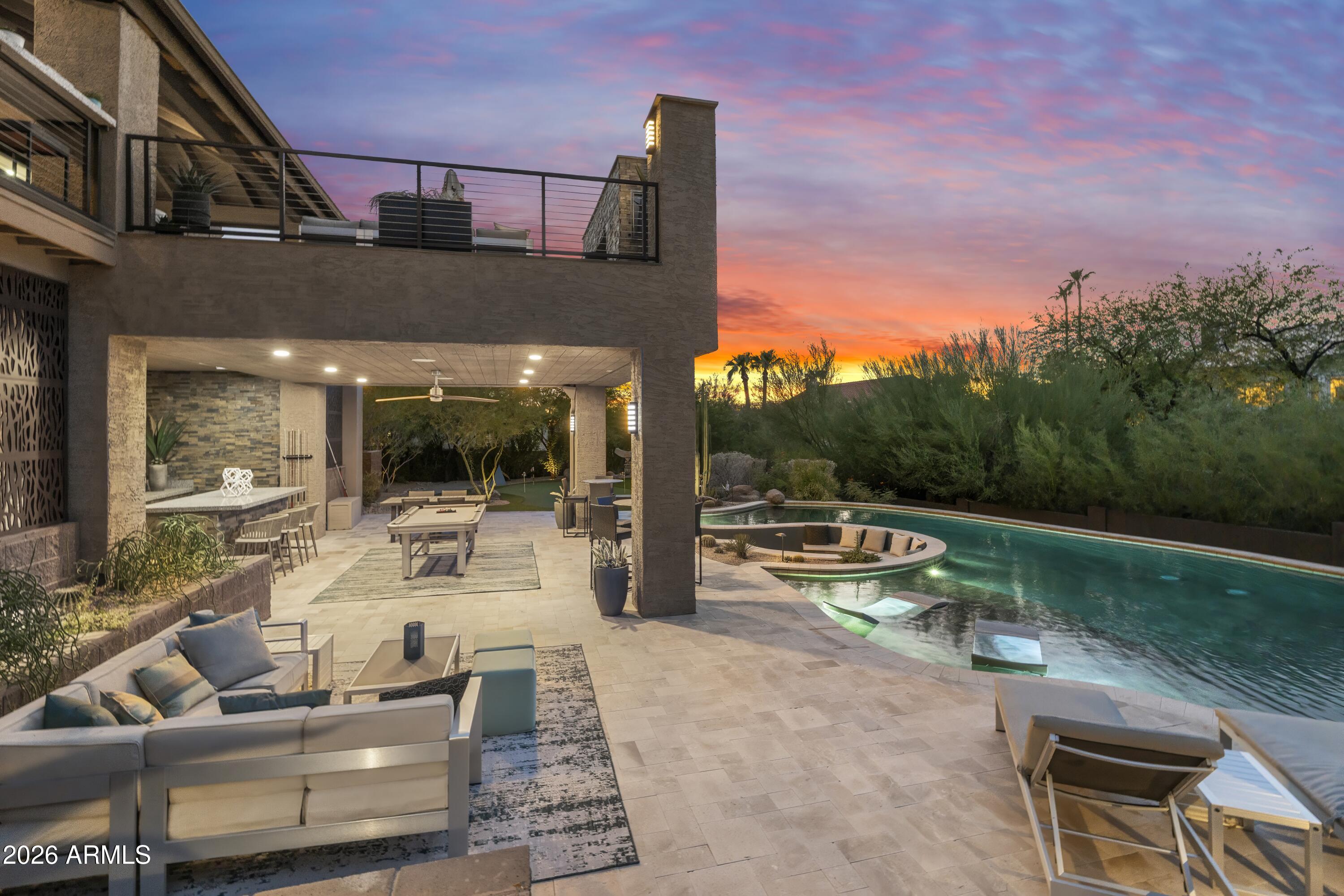 1136 E FOREST HILLS Drive
