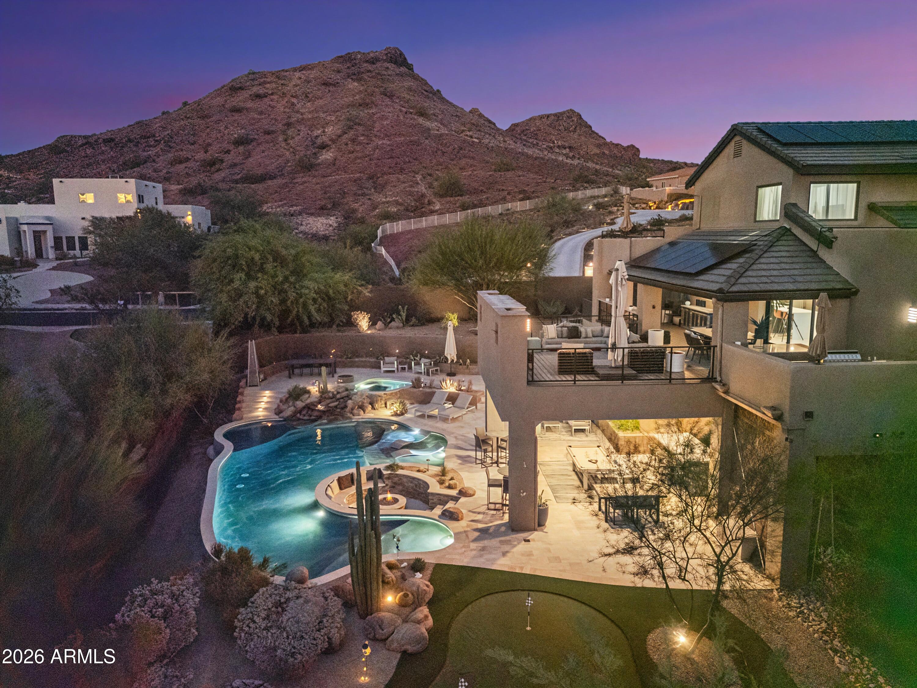 1136 E FOREST HILLS Drive