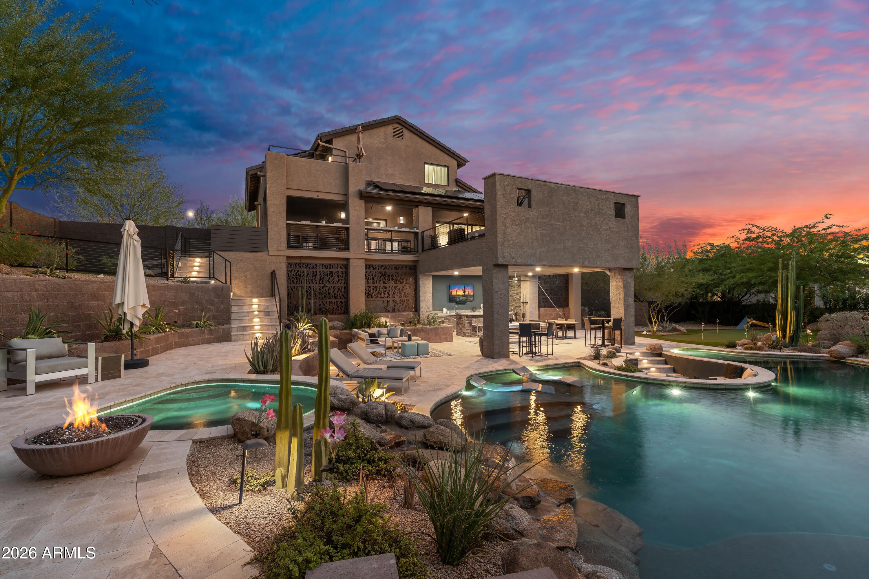 1136 E FOREST HILLS Drive