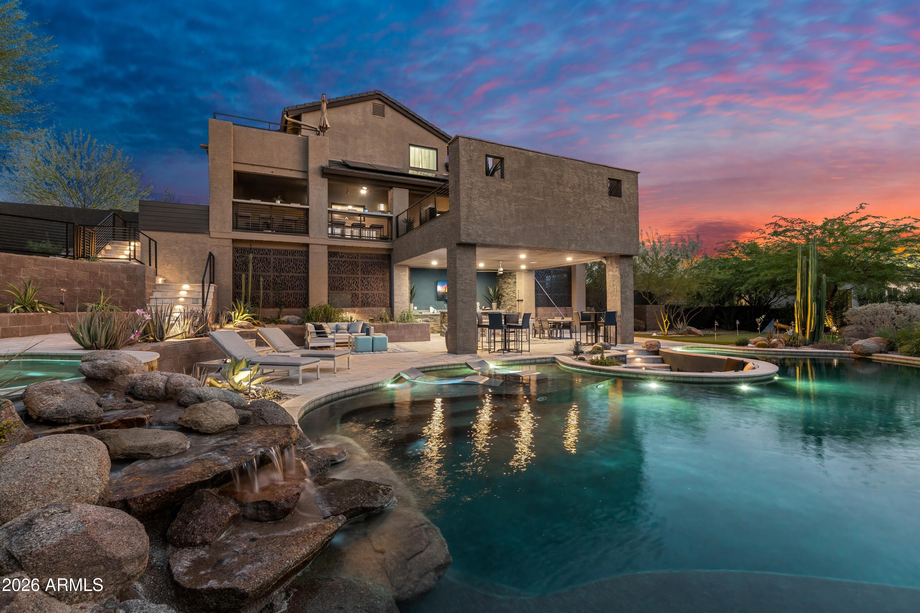 1136 E FOREST HILLS Drive