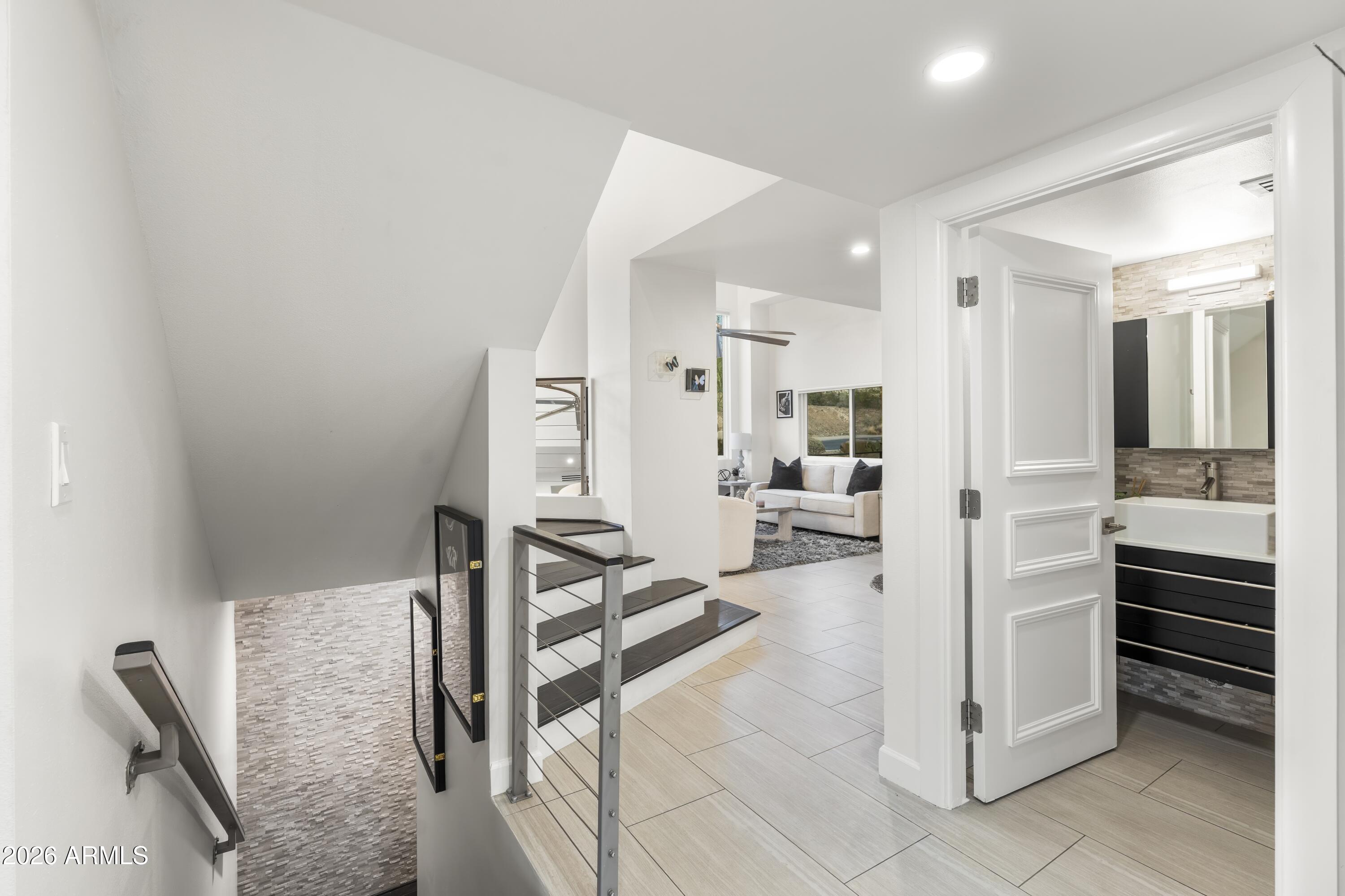1136 E FOREST HILLS Drive