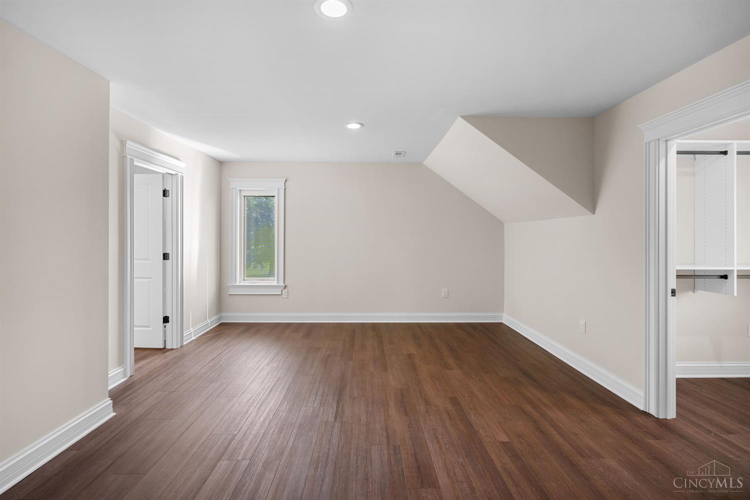 1694 W Huntley Road
