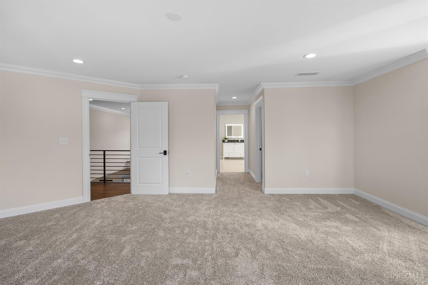 1694 W Huntley Road