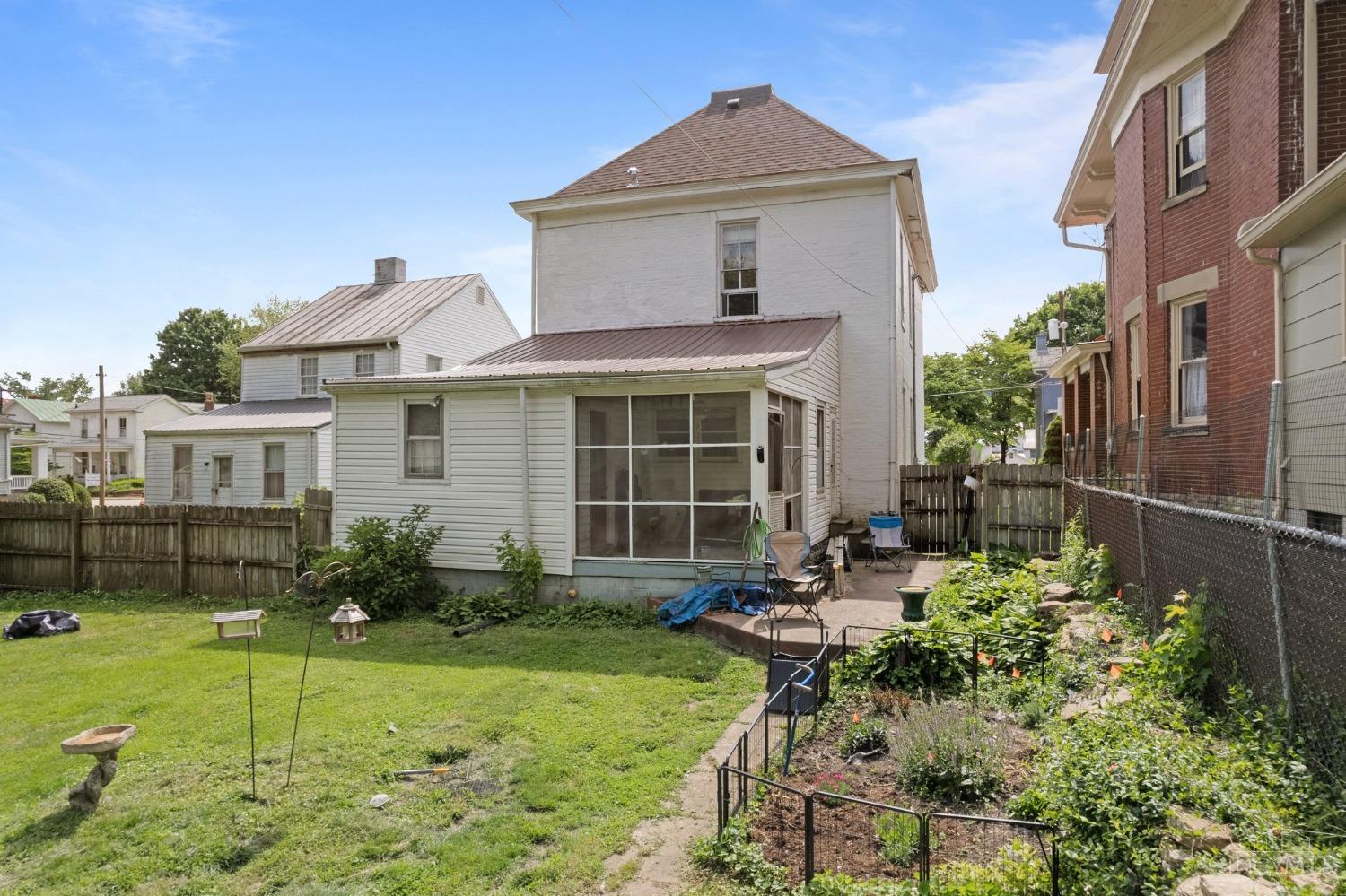 122 N Second Street