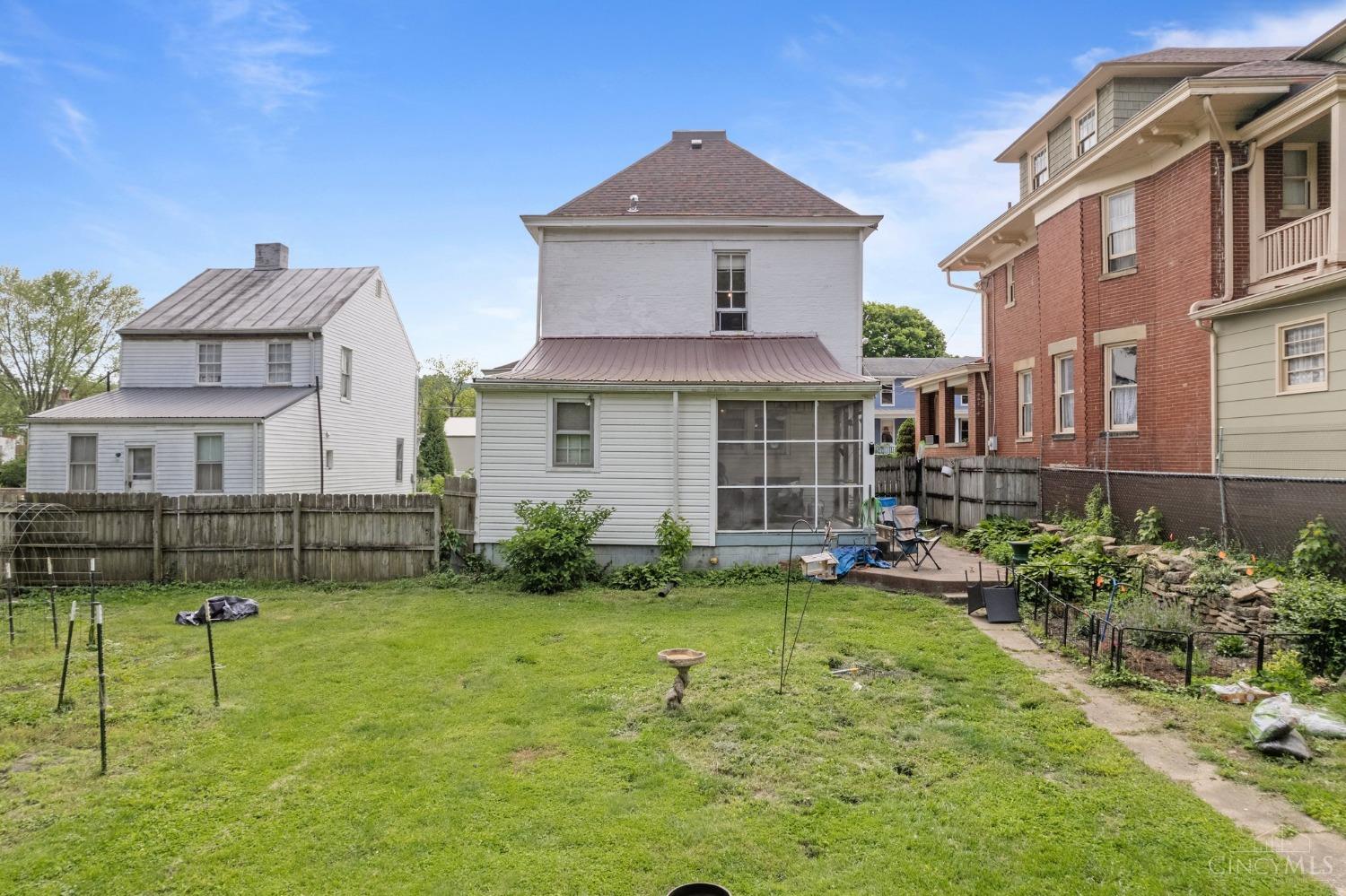 122 N Second Street