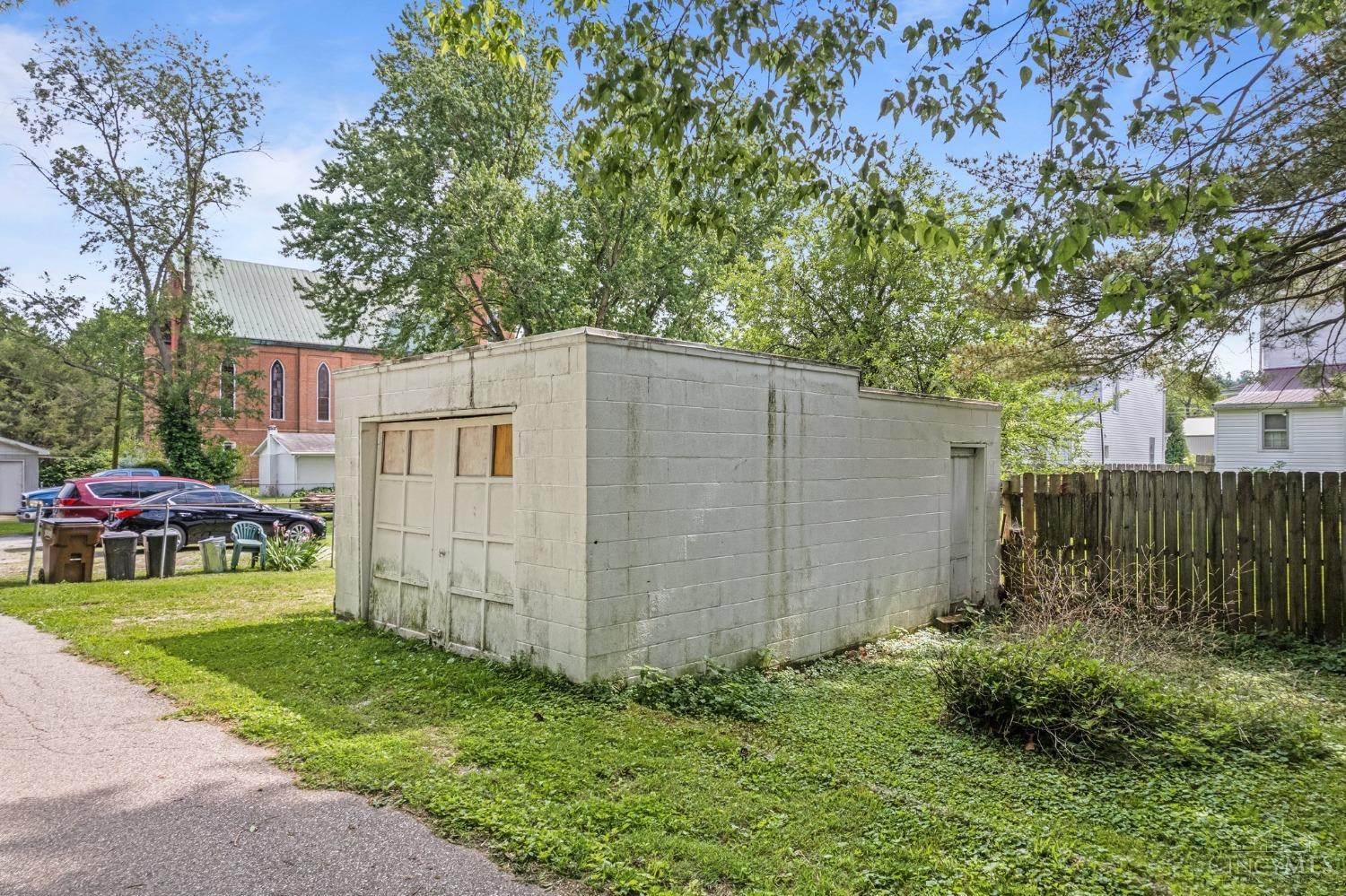 122 N Second Street