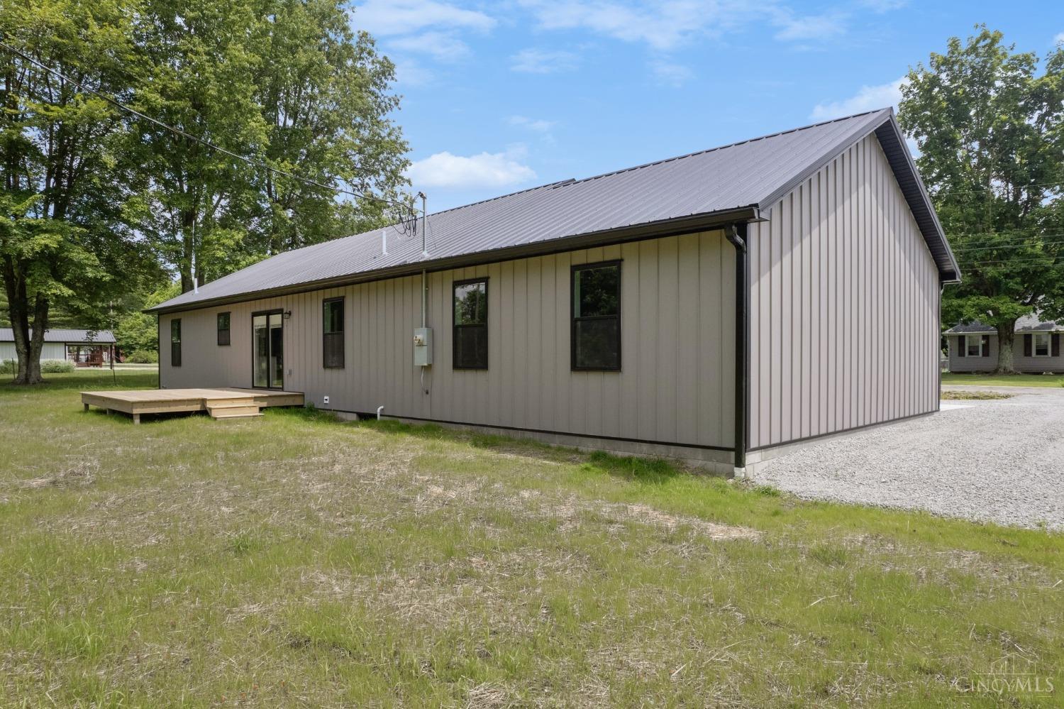 7425 King Road