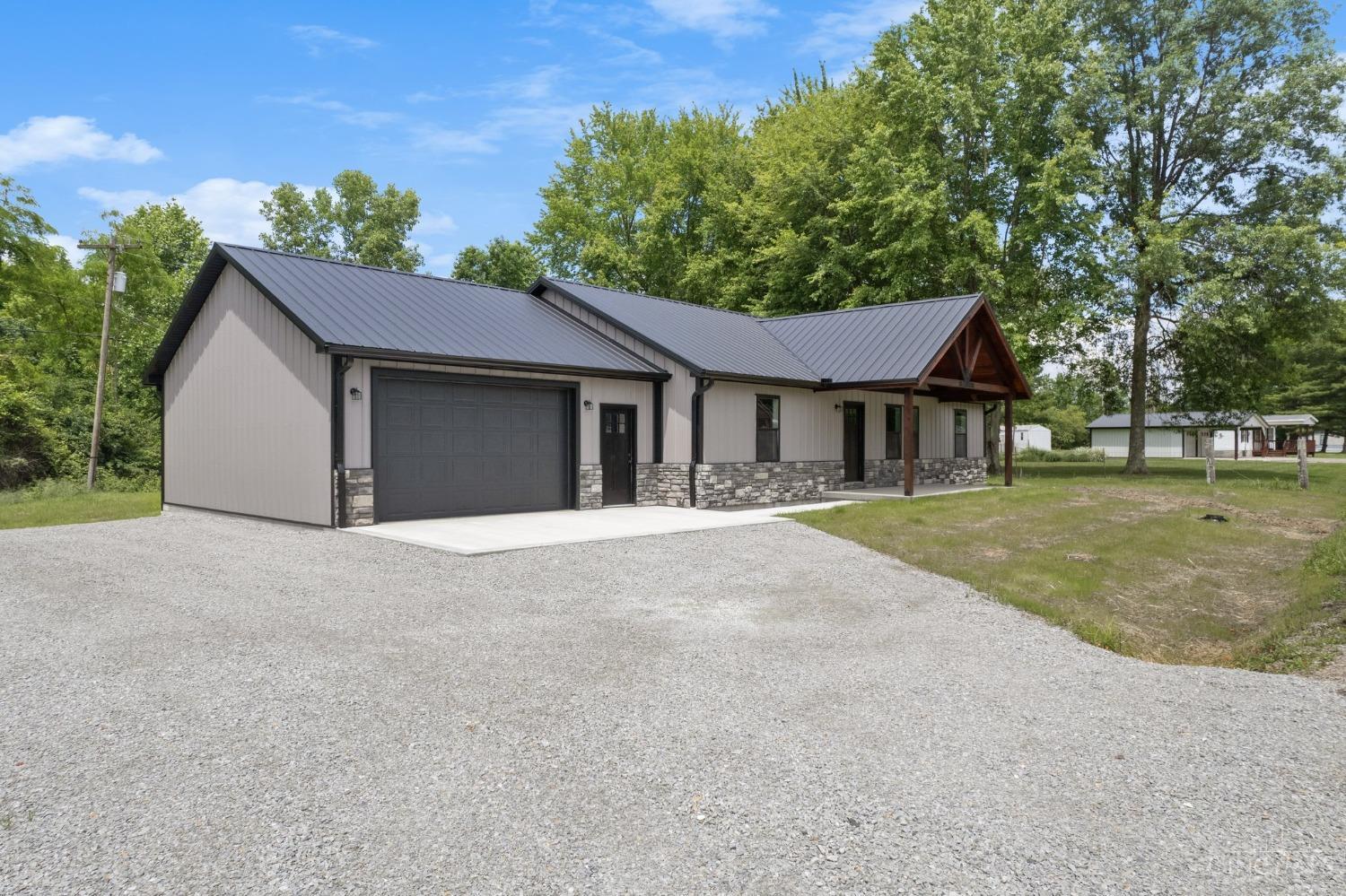 7425 King Road