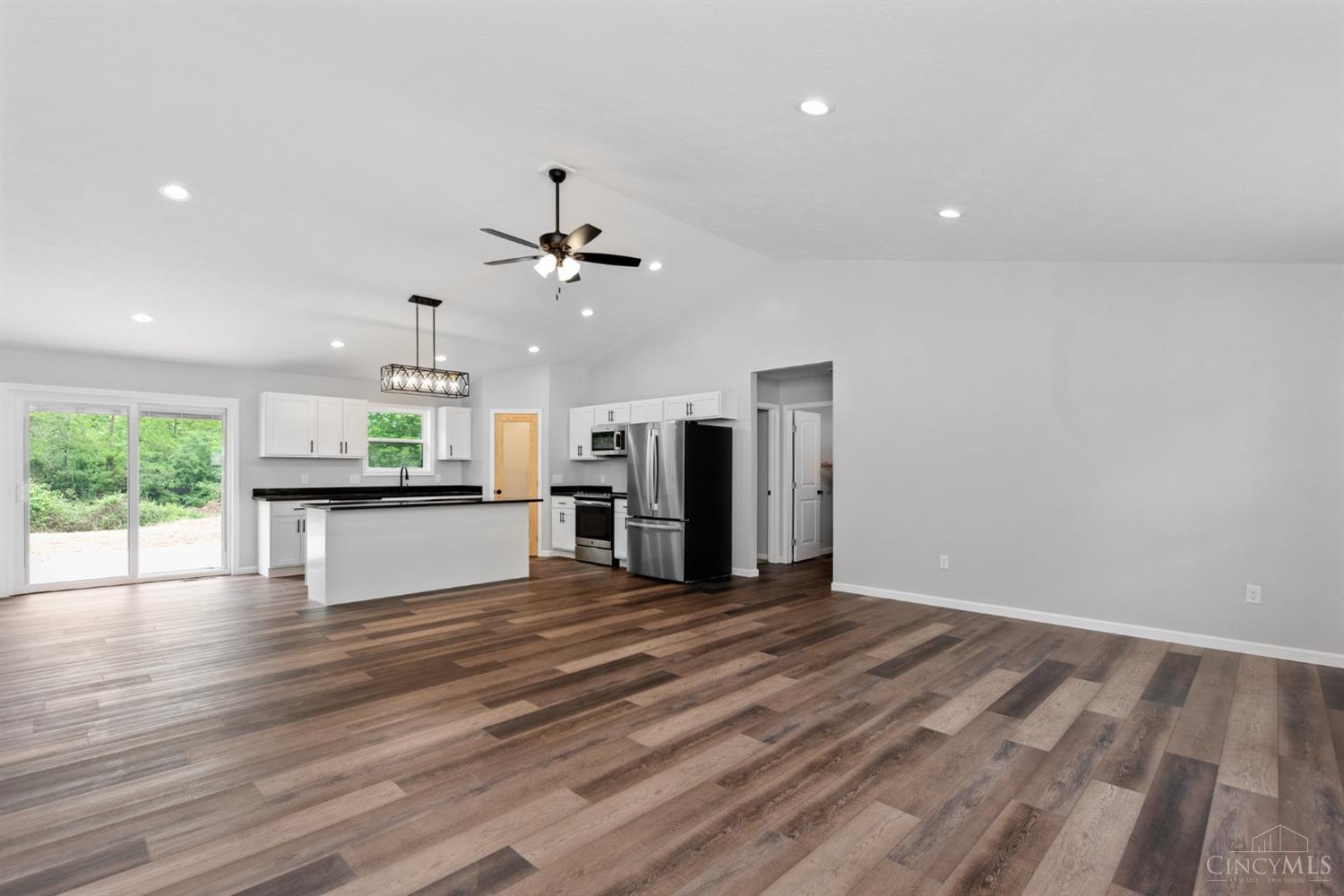 7425 King Road