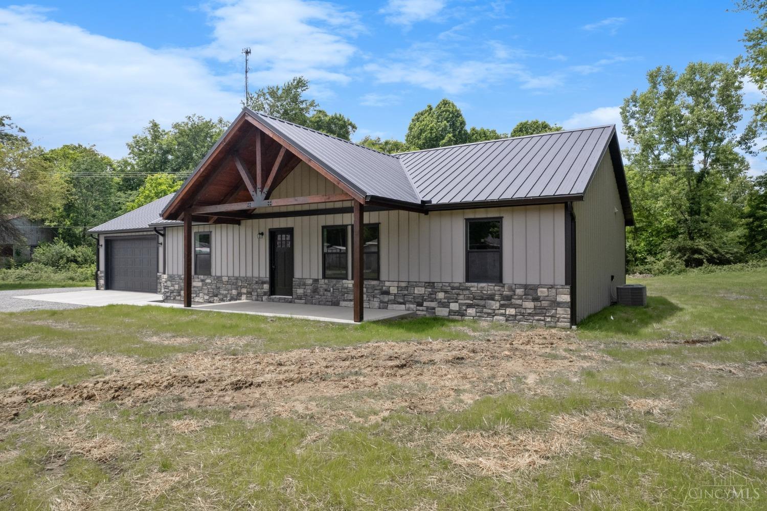 7425 King Road