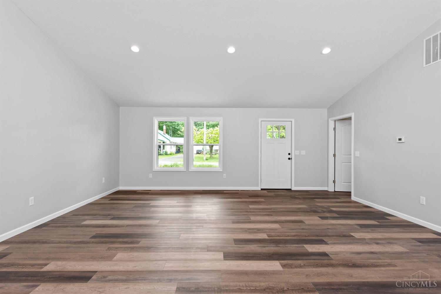 7425 King Road