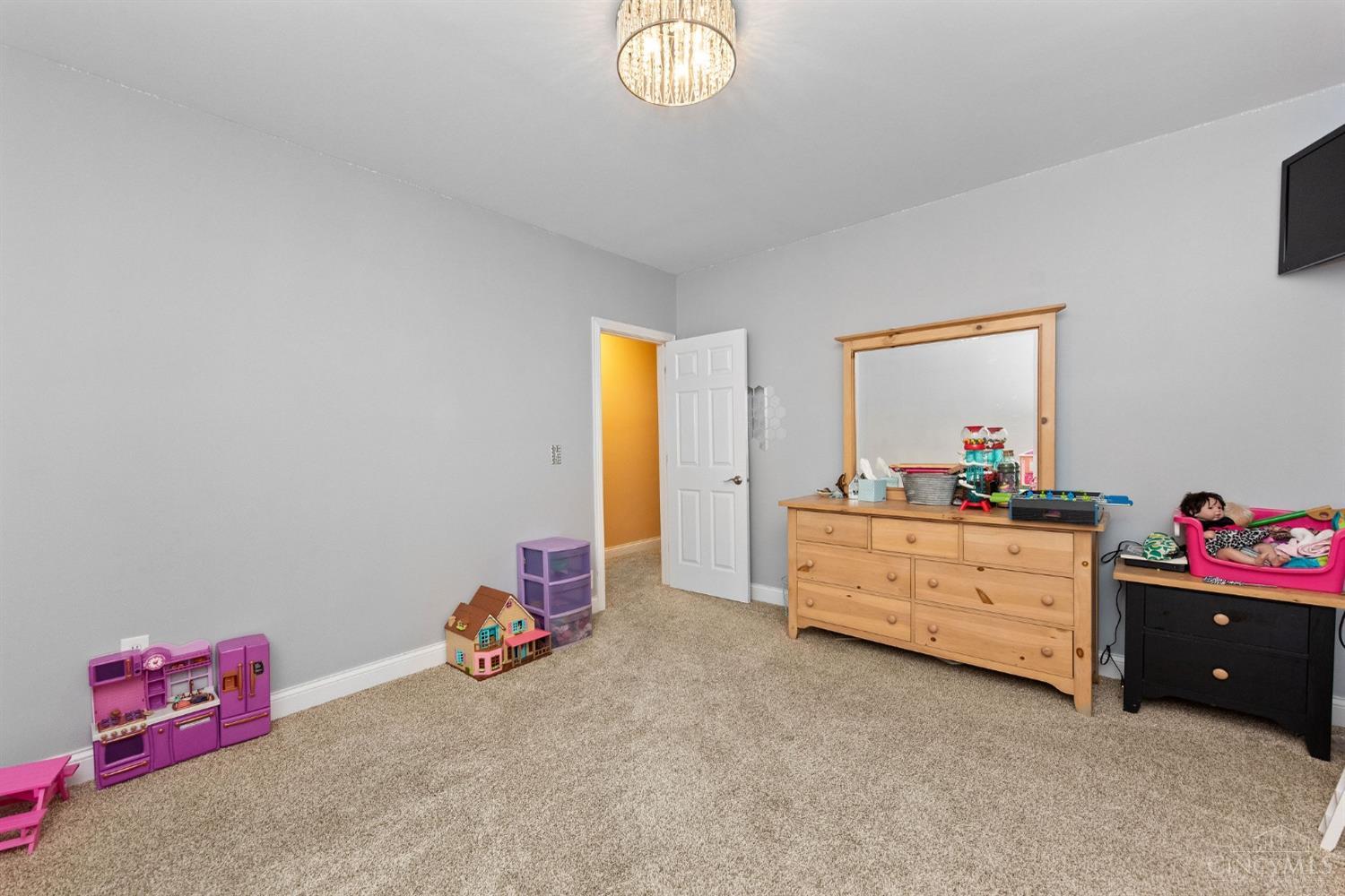 2642 Eden Road