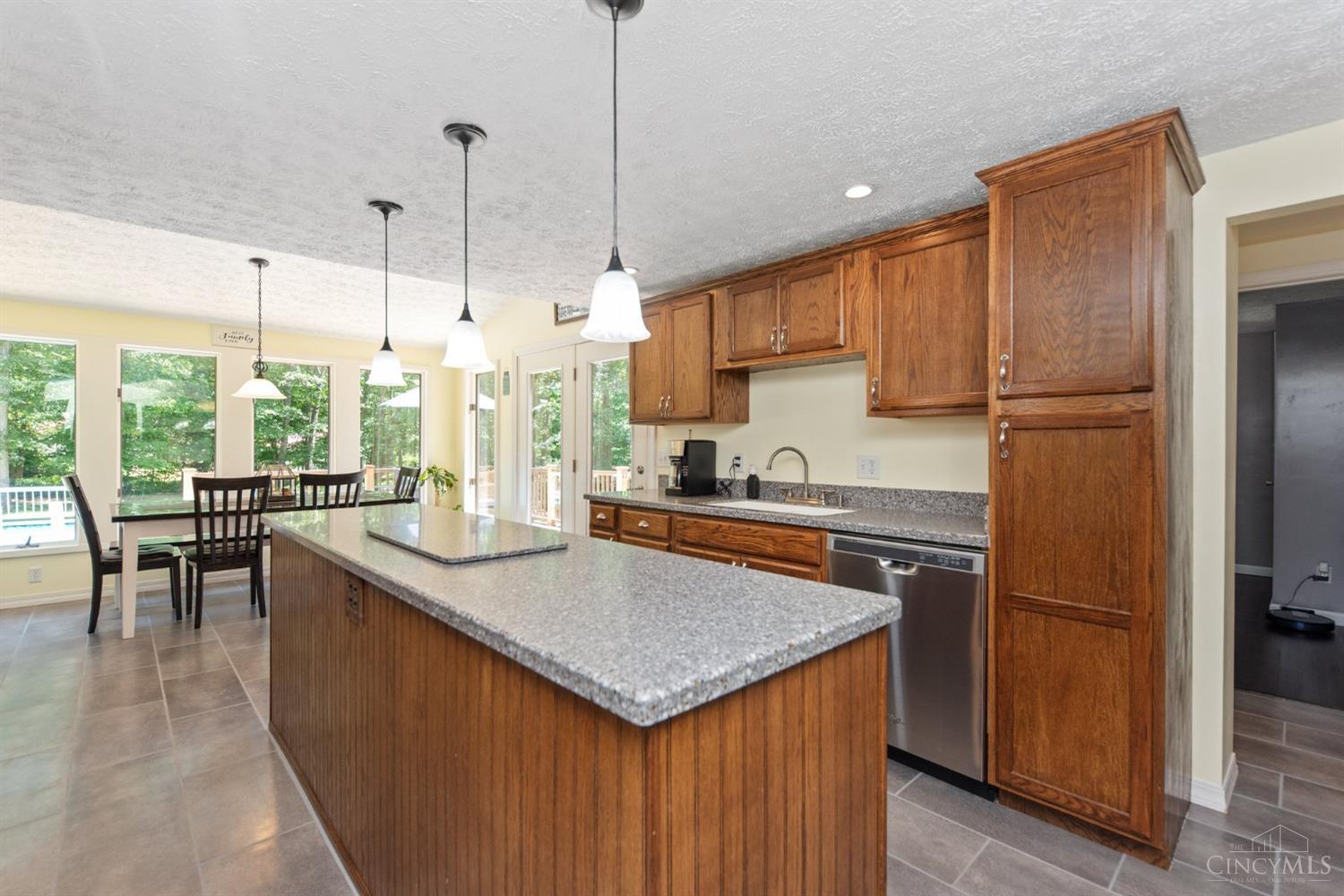 1720 Logans Lane