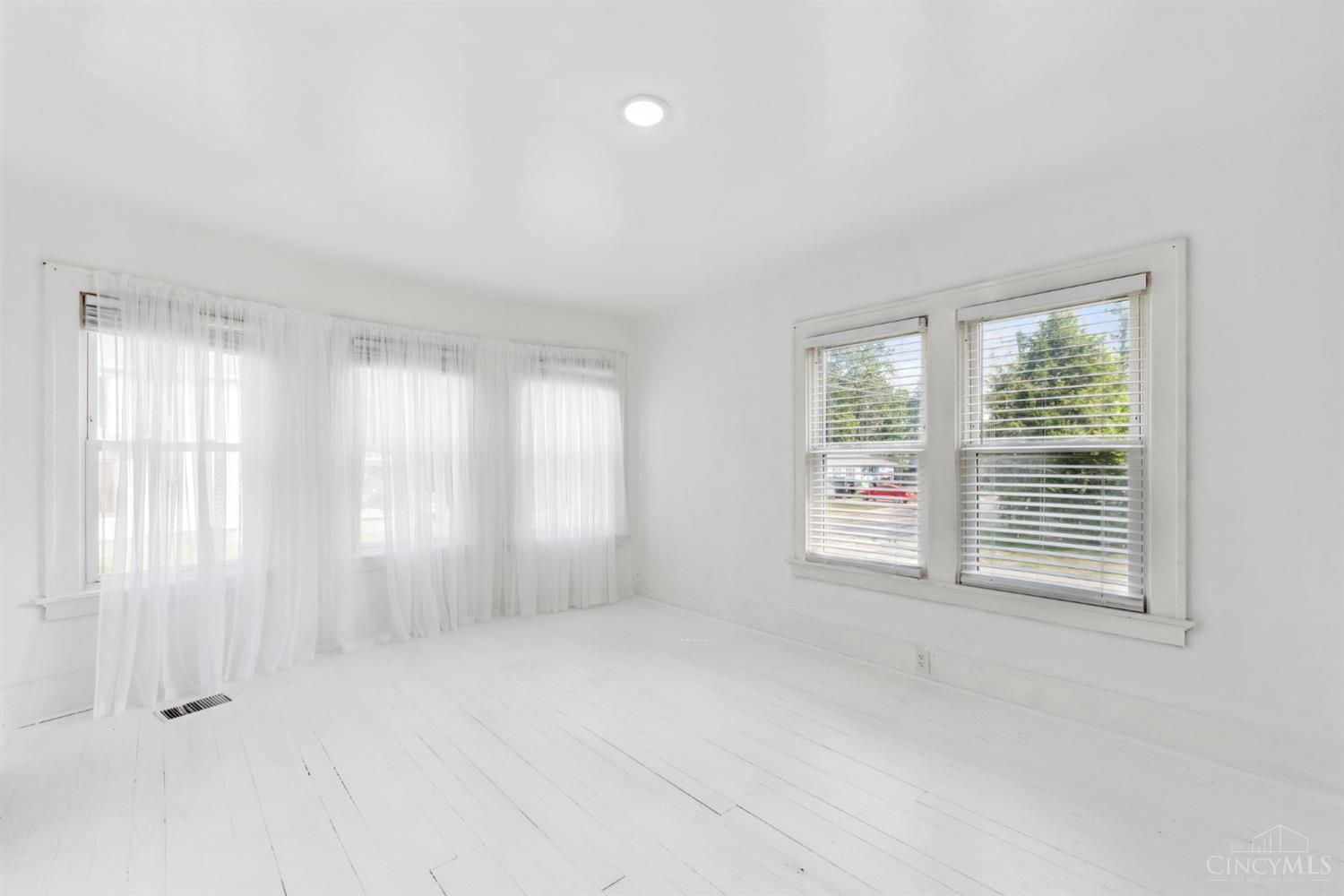 313 E Glen Avenue