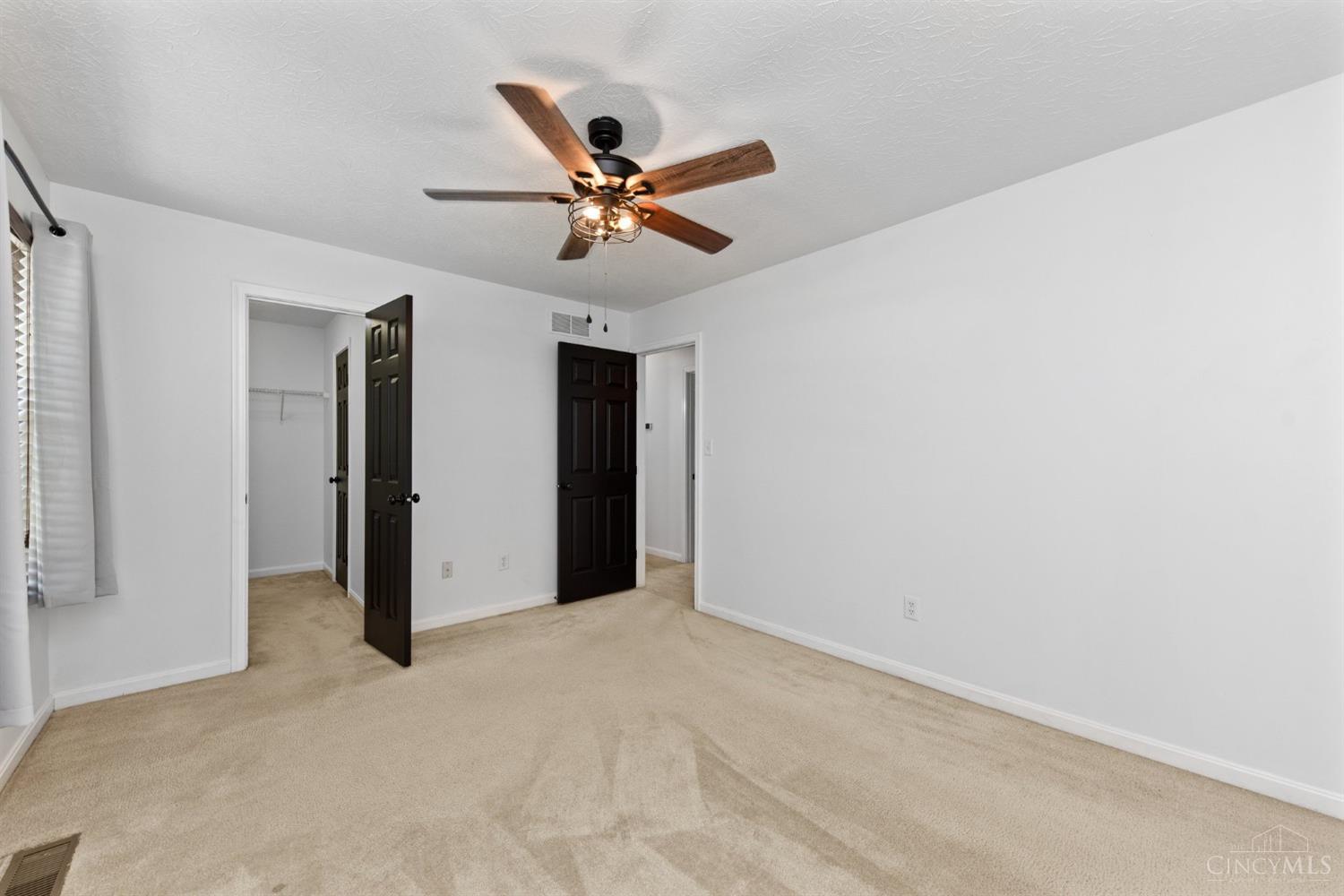107 Robin Avenue