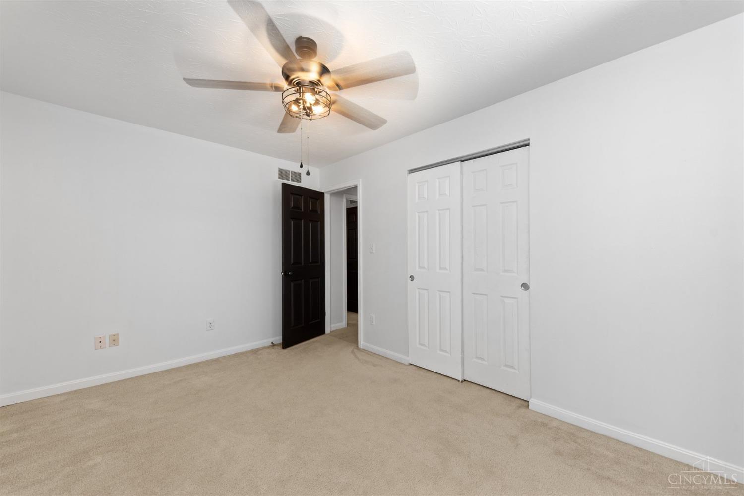 107 Robin Avenue