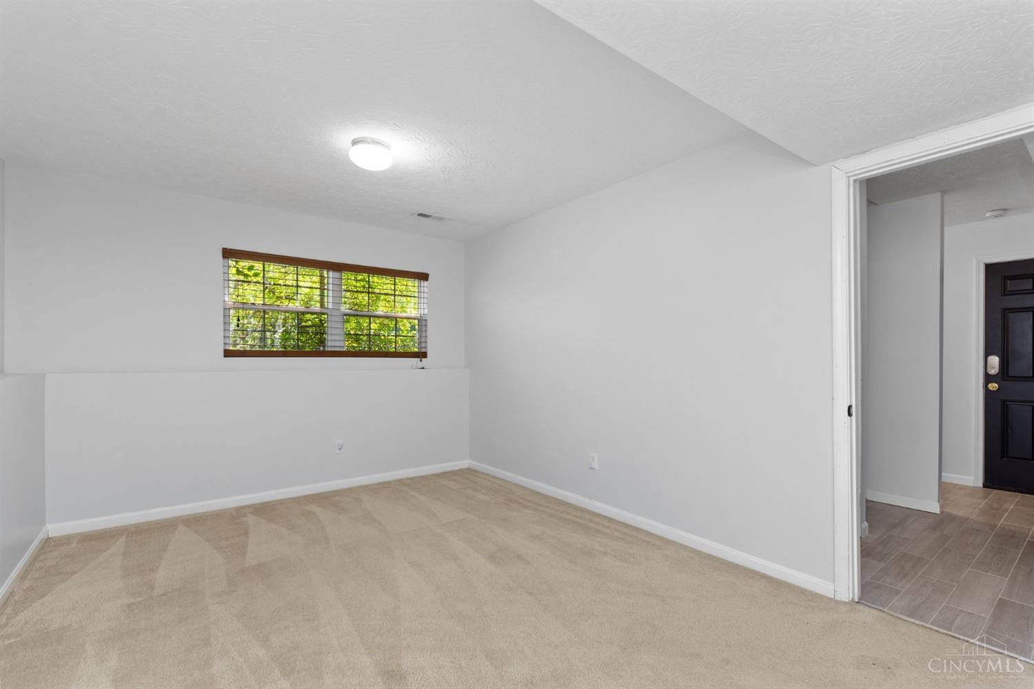 107 Robin Avenue