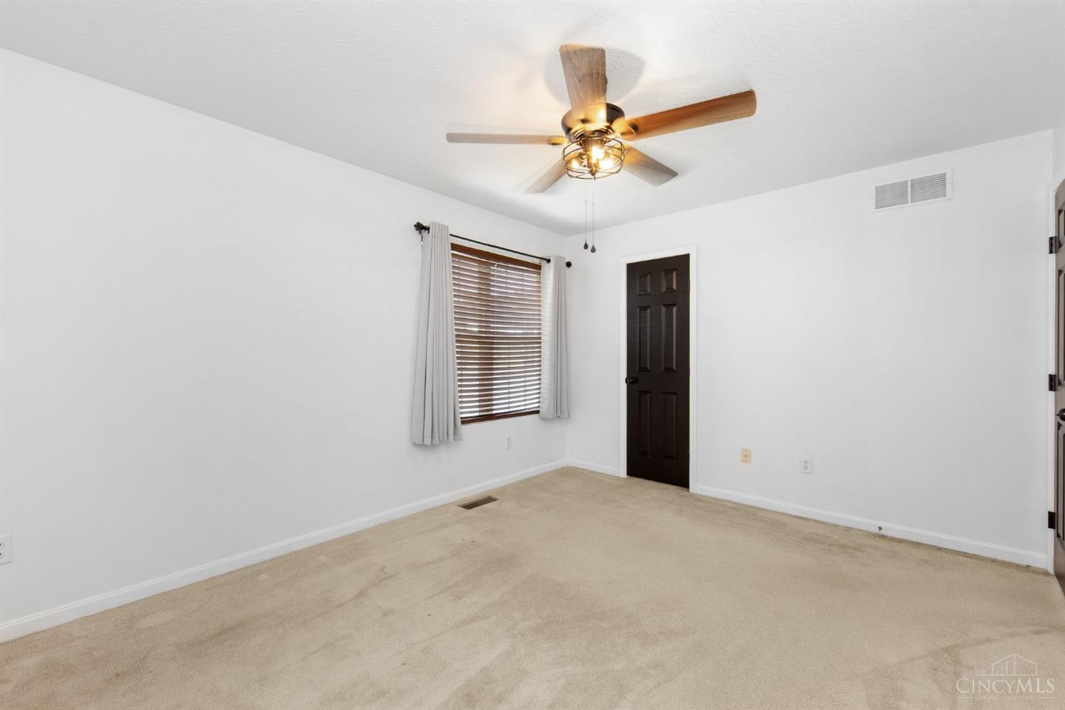 107 Robin Avenue